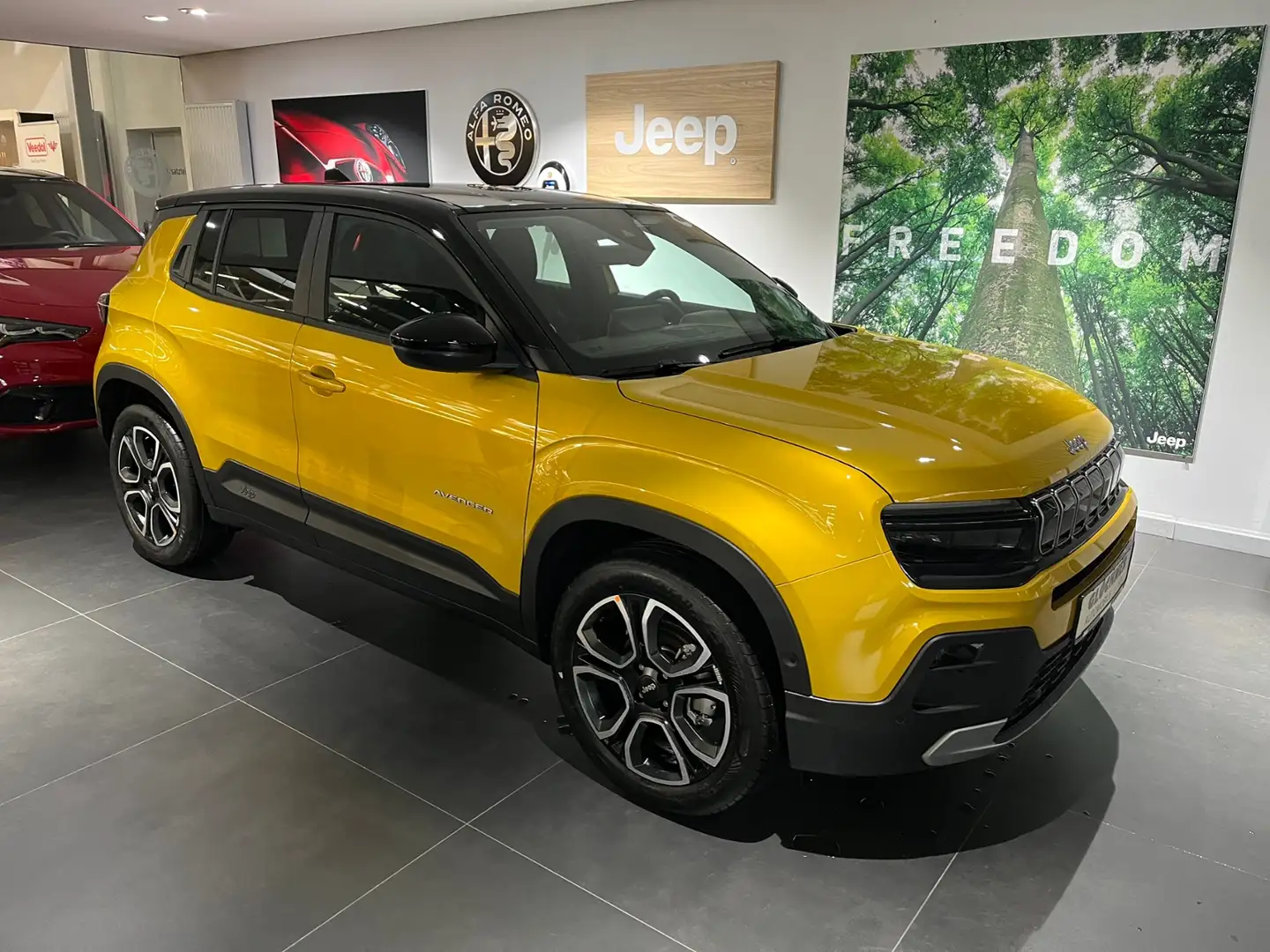 Jeep Avenger e-Hybrid Summit 1.2l MHEV Jaune - 2