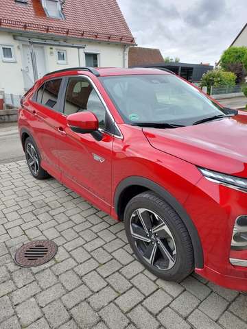 Imagine Mitsubishi Eclipse Cross Plus Select 4 WD