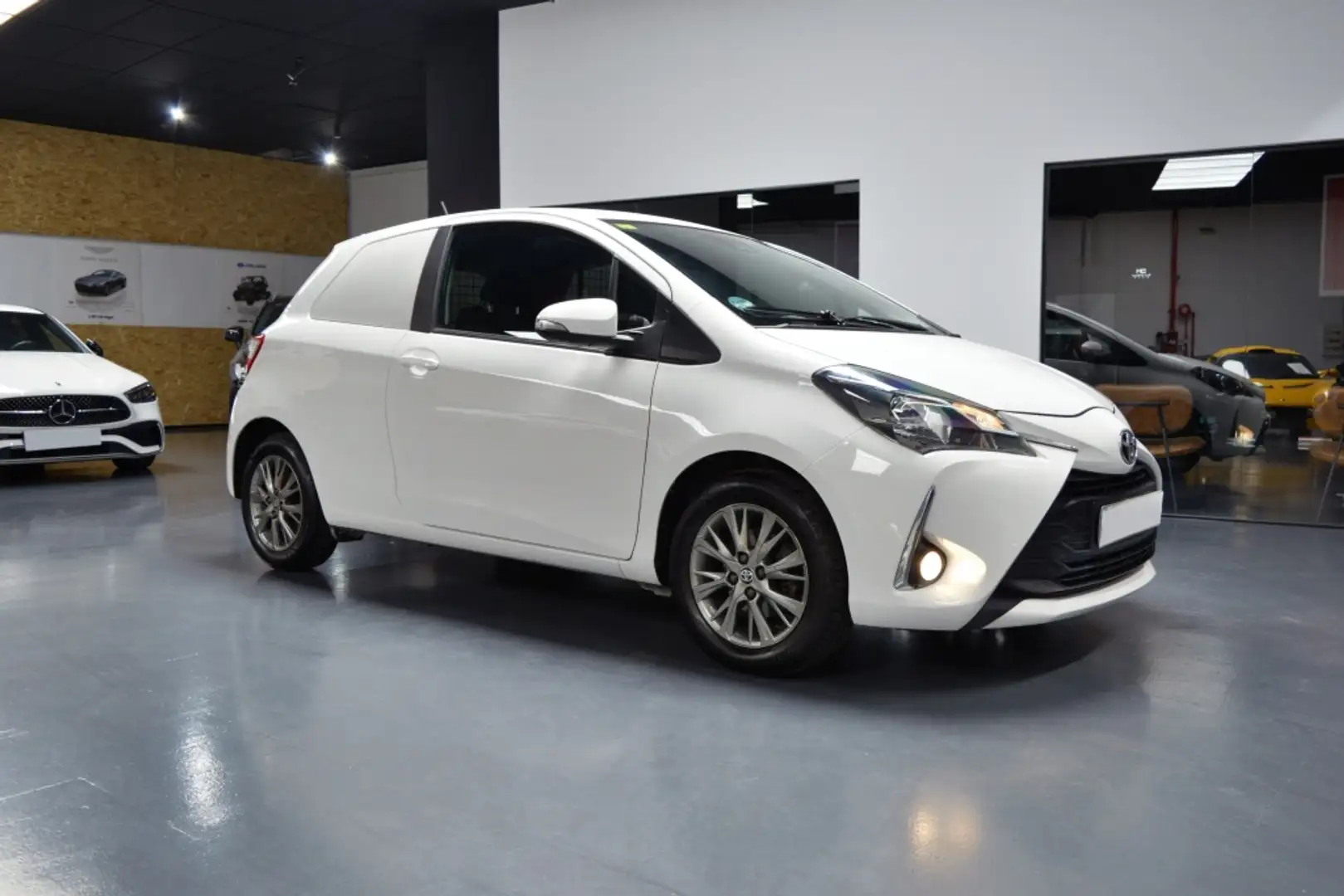 Toyota Yaris 1.0 Active Wit - 2