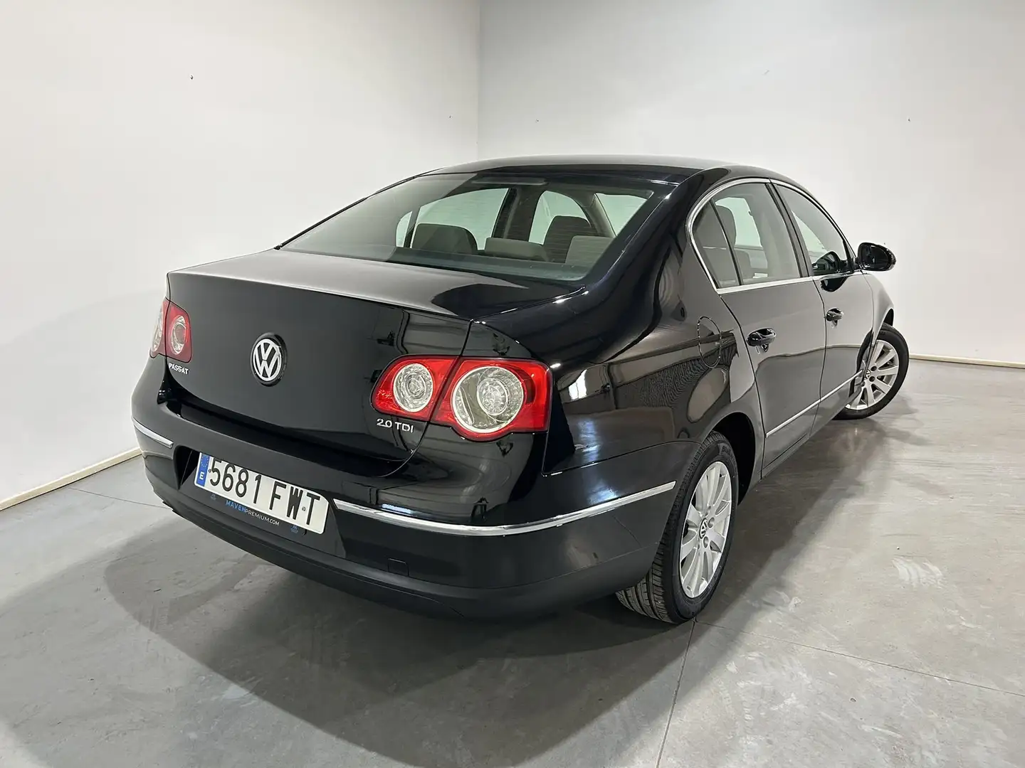 Volkswagen Passat 2.0TDI Advance Noir - 2