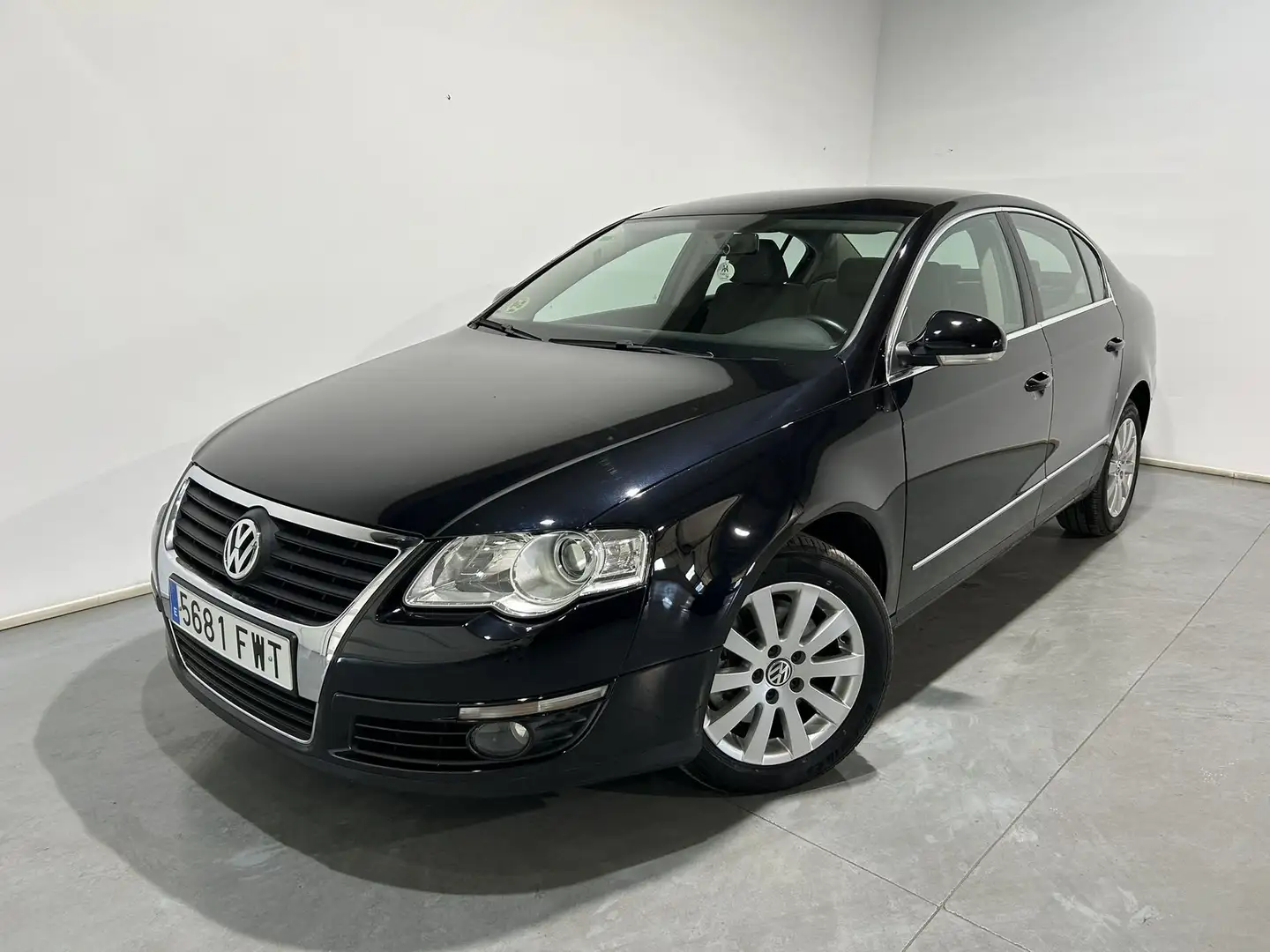 Volkswagen Passat 2.0TDI Advance Noir - 1