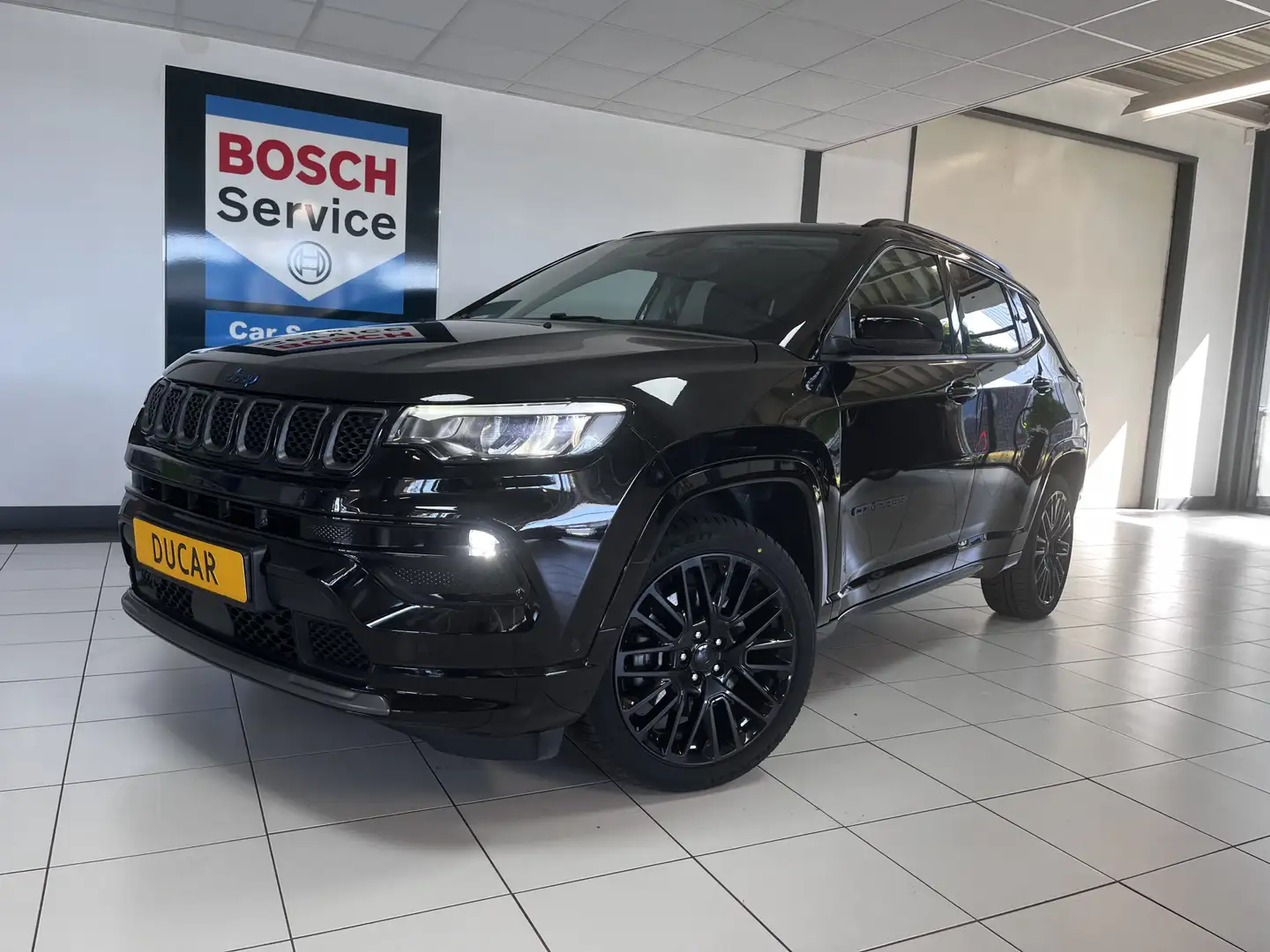 Jeep Compass 4xe 240 Plug-in Hybrid Electric S Stuurverwarming, Schwarz - 1