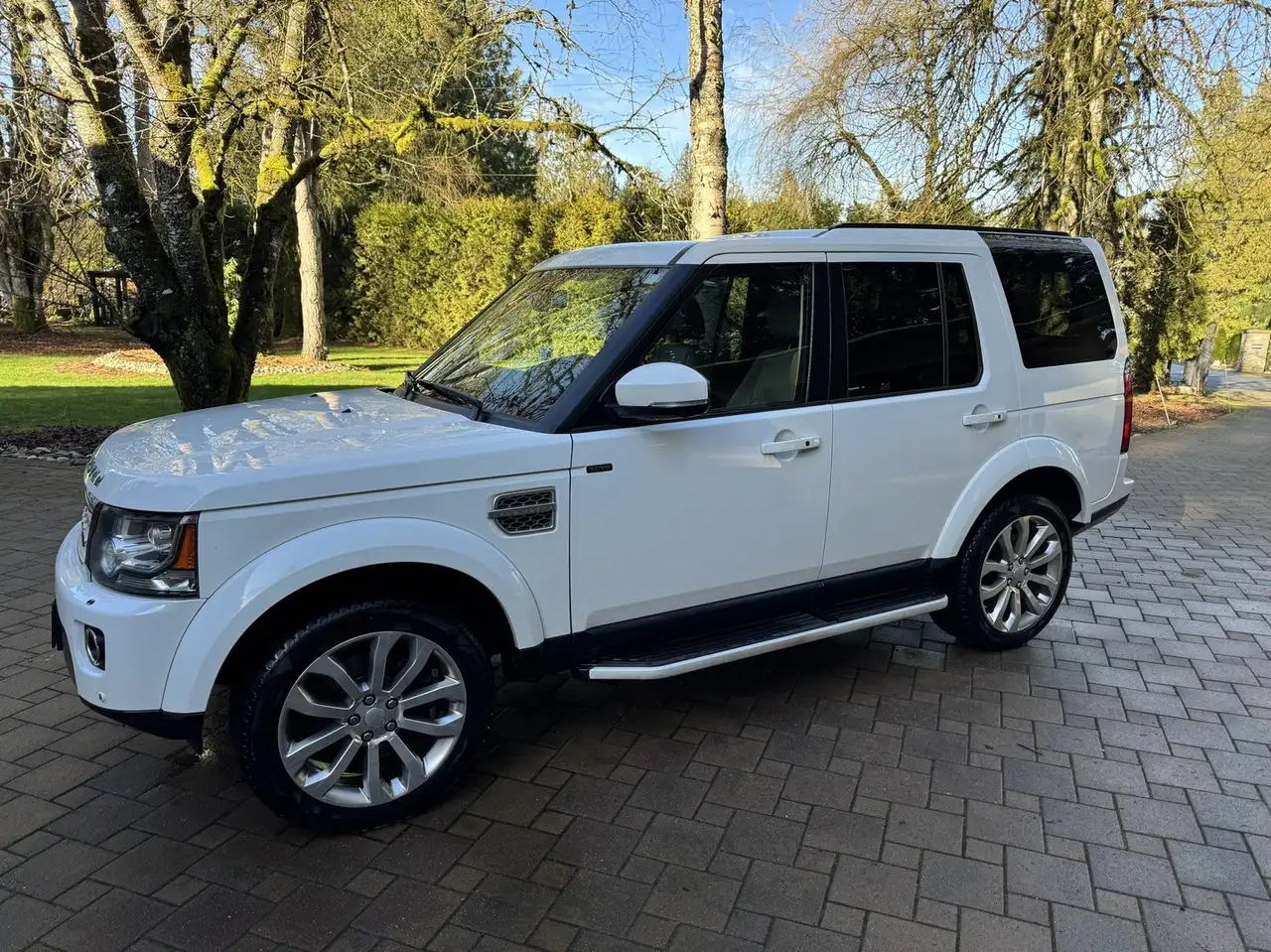 Land Rover LR4 снимка Land Rover LR4