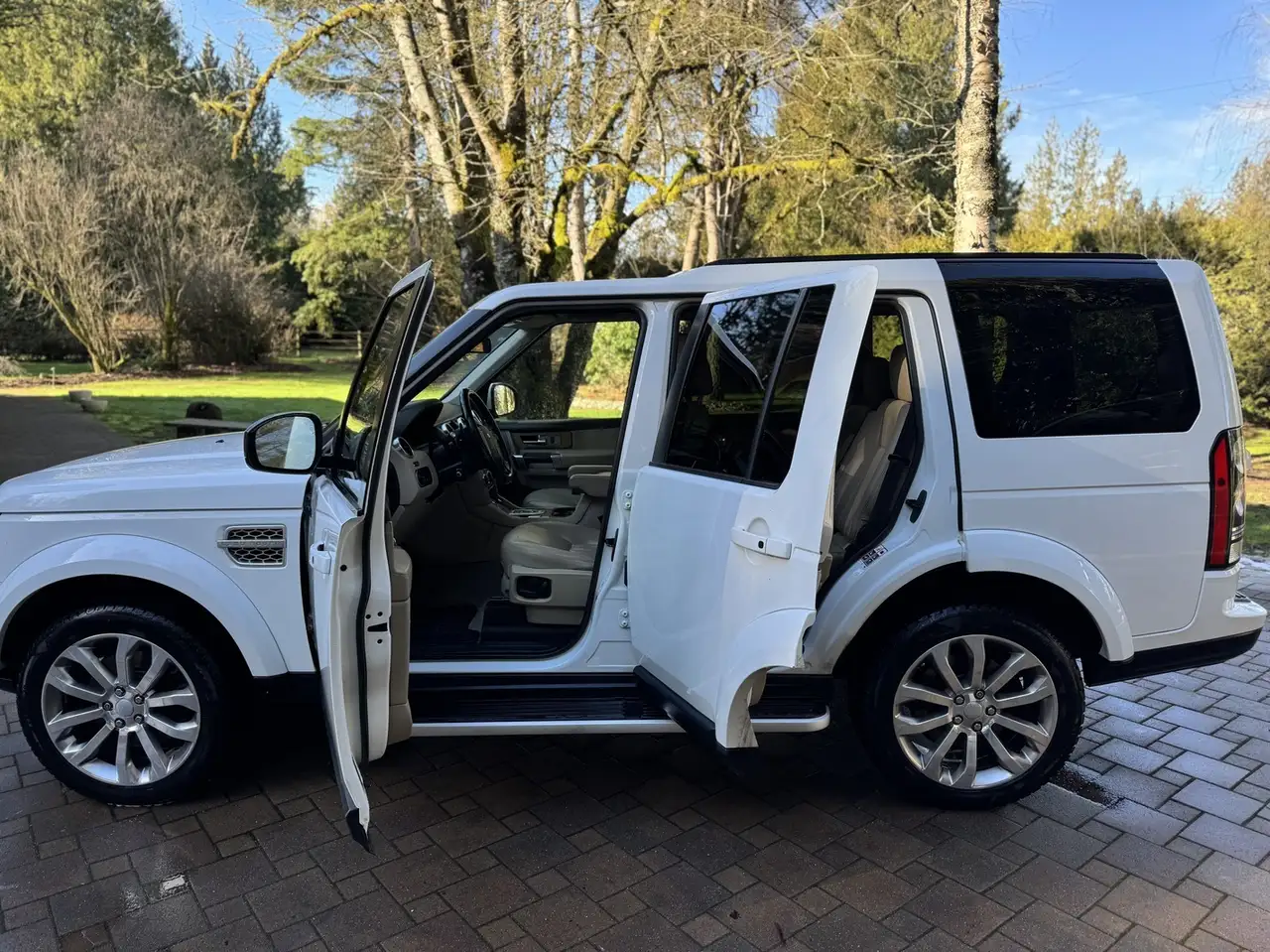 Land Rover LR4 снимка Land Rover LR4