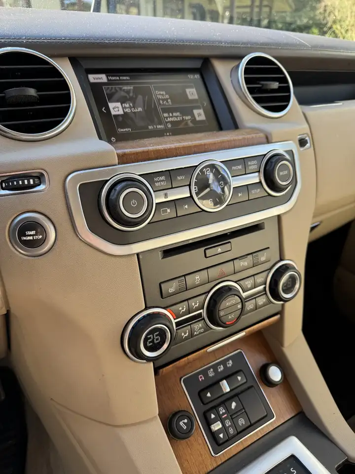 Land Rover LR4 снимка Land Rover LR4