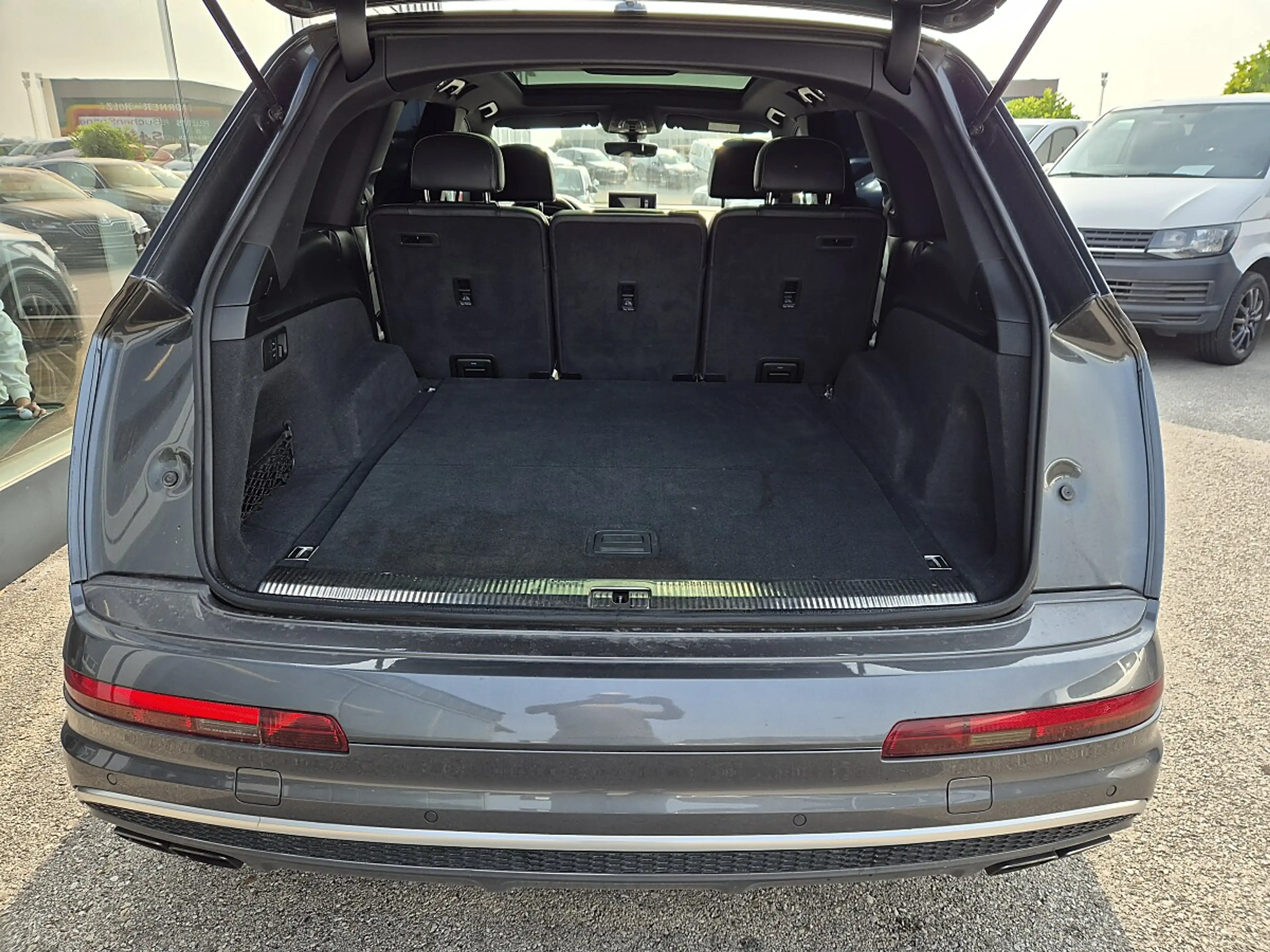 Audi SQ7 4,0 TDI quattro Tiptronic — photo 15