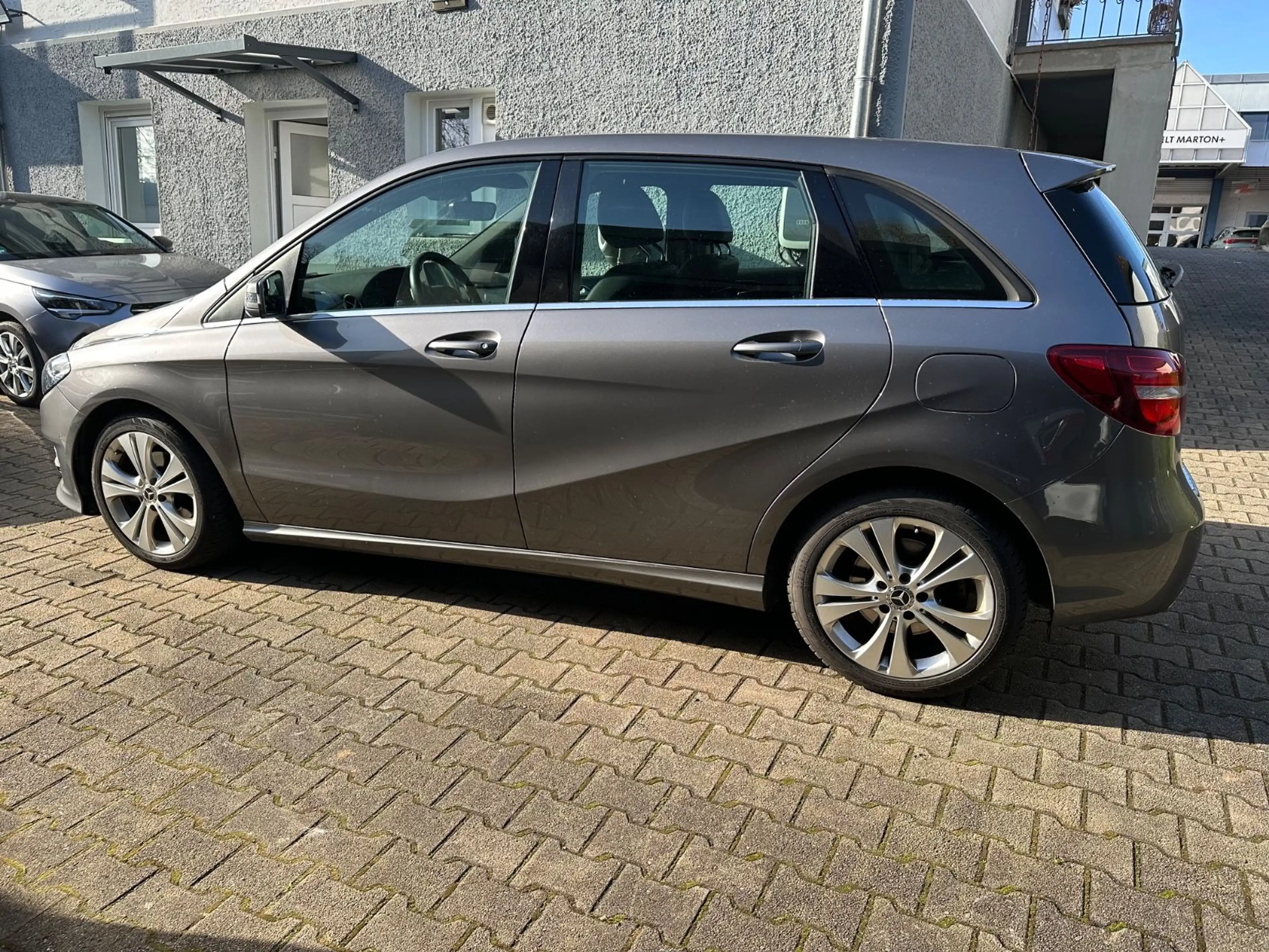 Mercedes-Benz B 220 4Matic Automatik|Led| Navi| MFL|Sportsitze — photo 10