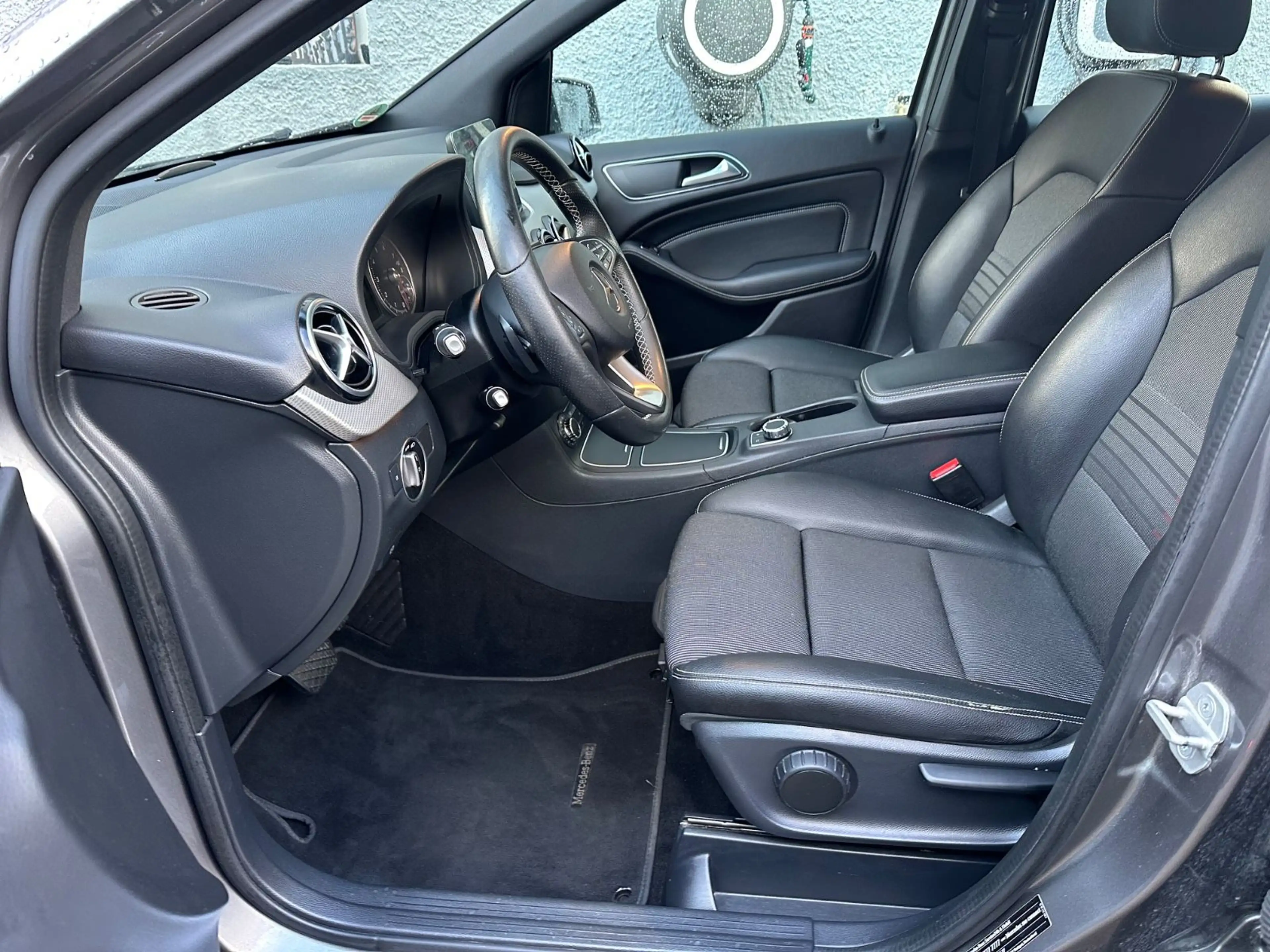 Mercedes-Benz B 220 4Matic Automatik|Led| Navi| MFL|Sportsitze — photo 14