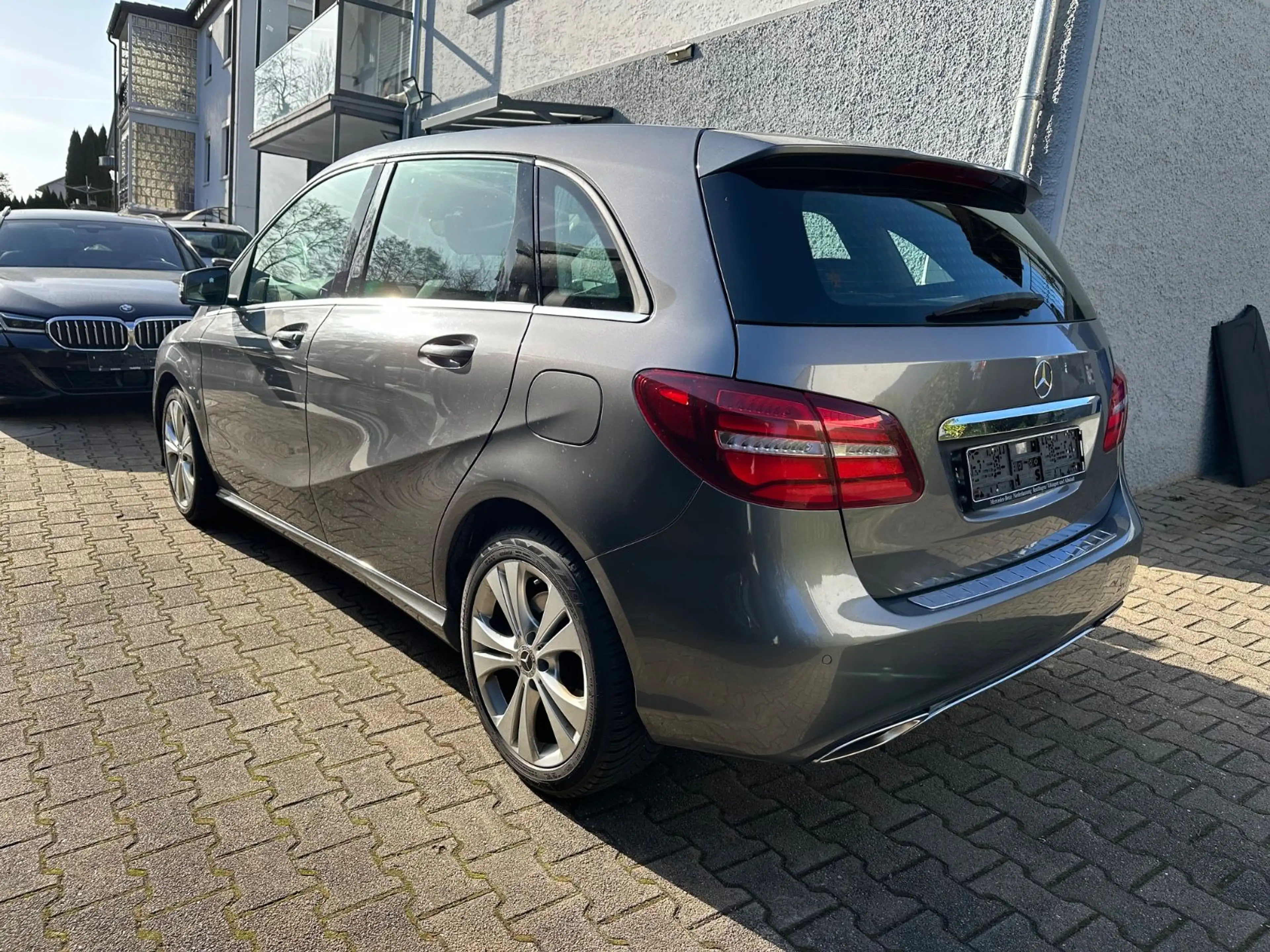 Mercedes-Benz B 220 4Matic Automatik|Led| Navi| MFL|Sportsitze — photo 2