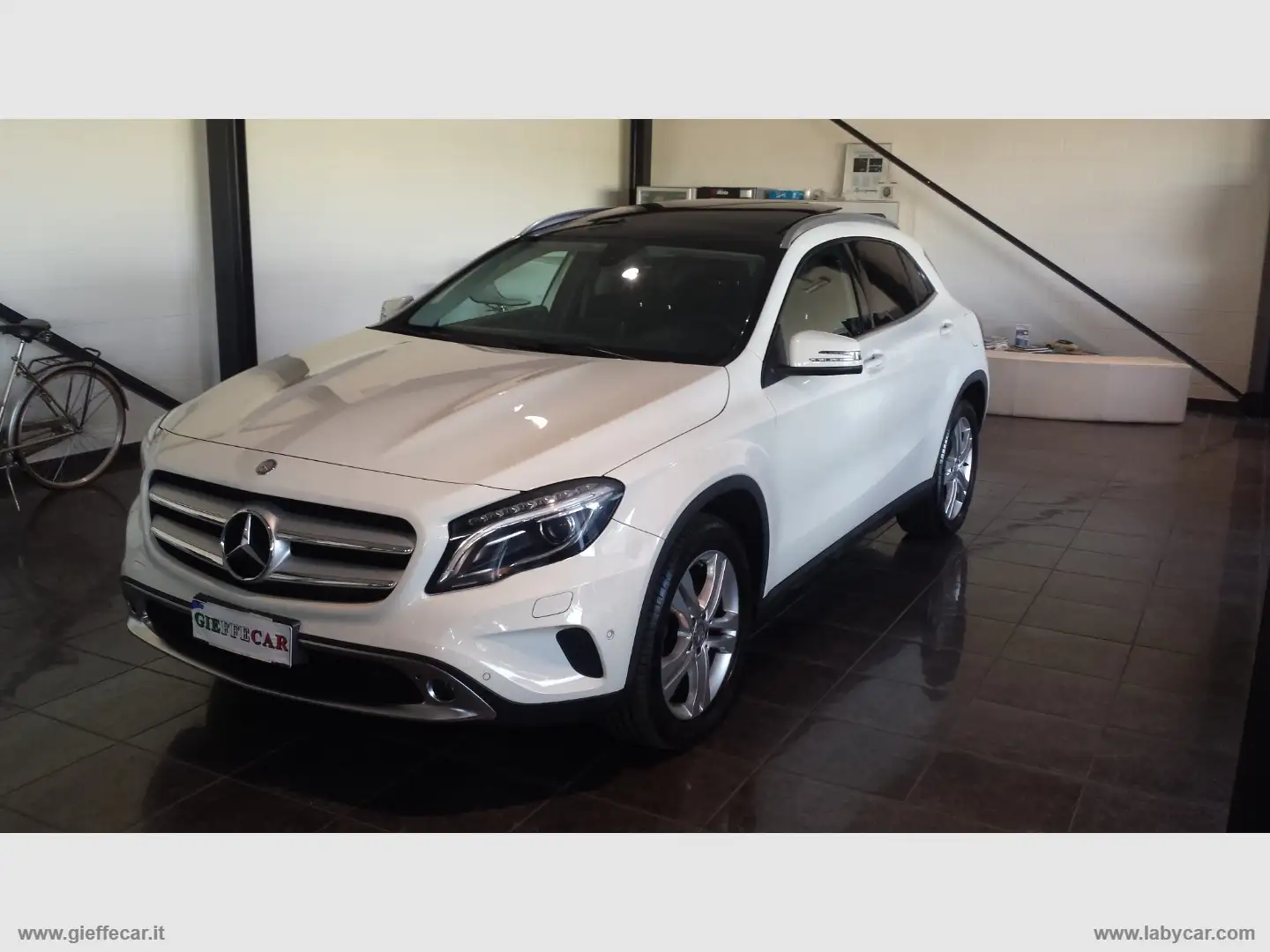 Mercedes-Benz GLA 180 GLA 200 d Automatic 4Matic Enduro Bianco - 2