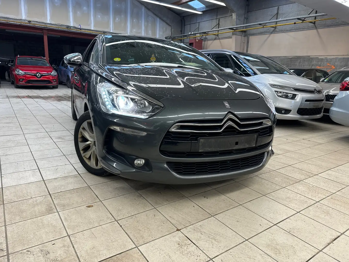 Citroen DS5 2.0 HDi Business GPS & Leather (Fleet) Gri - 2