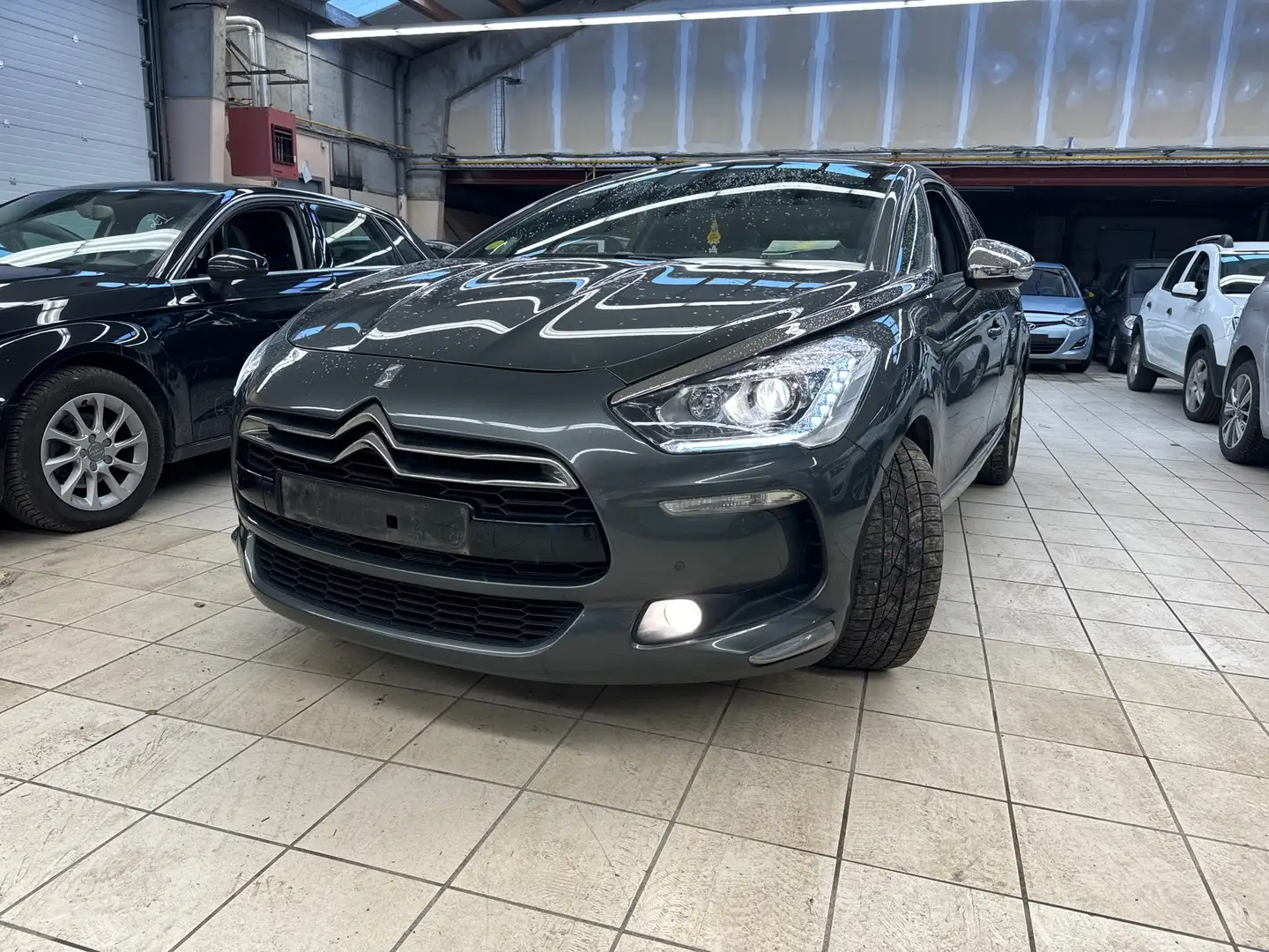 Citroen DS5 2.0 HDi Business GPS & Leather (Fleet) Szary - 1