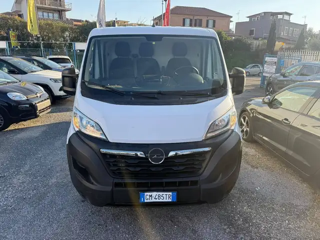 Opel Movano view 6