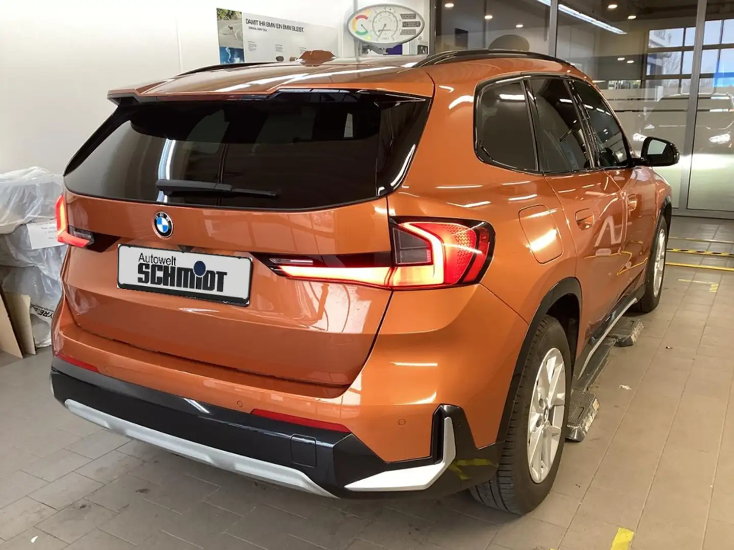BMW X1 xDrive20d xLine + GARANTIE-bis-05.2028 Orange - 1