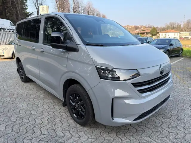 Volkswagen T7 Caravelle Life 2.0 TDI 150cv DSG 9 posti