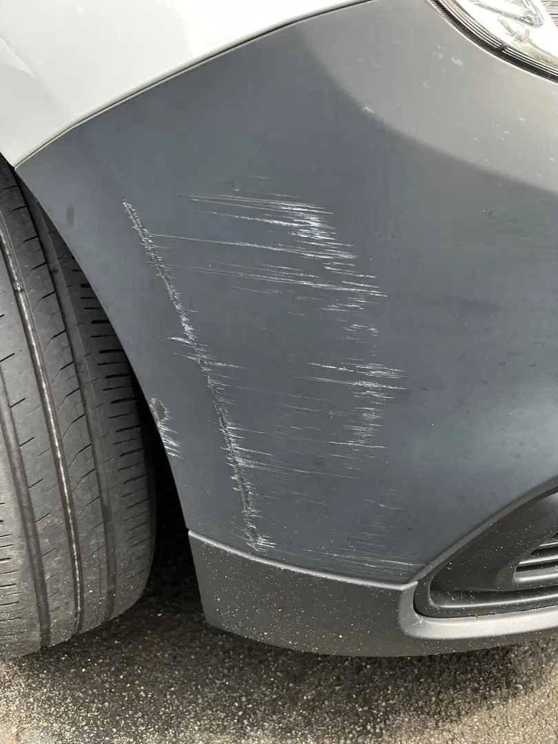 Dacia Sandero TÜV, Euro 6, 3HD, Winterreifen, Navi Weiß - 2