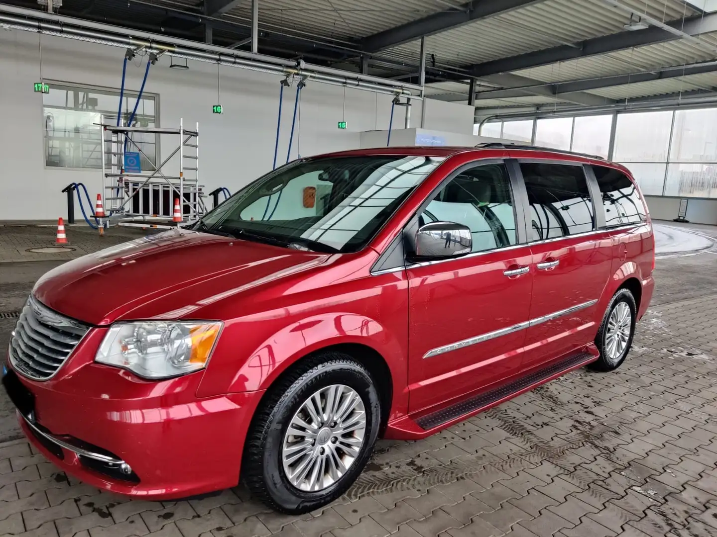 Chrysler Town & Country Touring L Roşu - 1