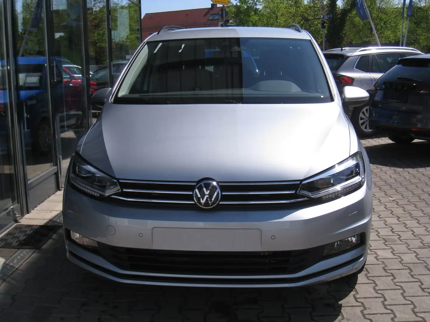Volkswagen Touran 1.5 TSI DSG  - COMFORT *7-Sitzer*Kamera*NAVI*el.HK Plateado - 2