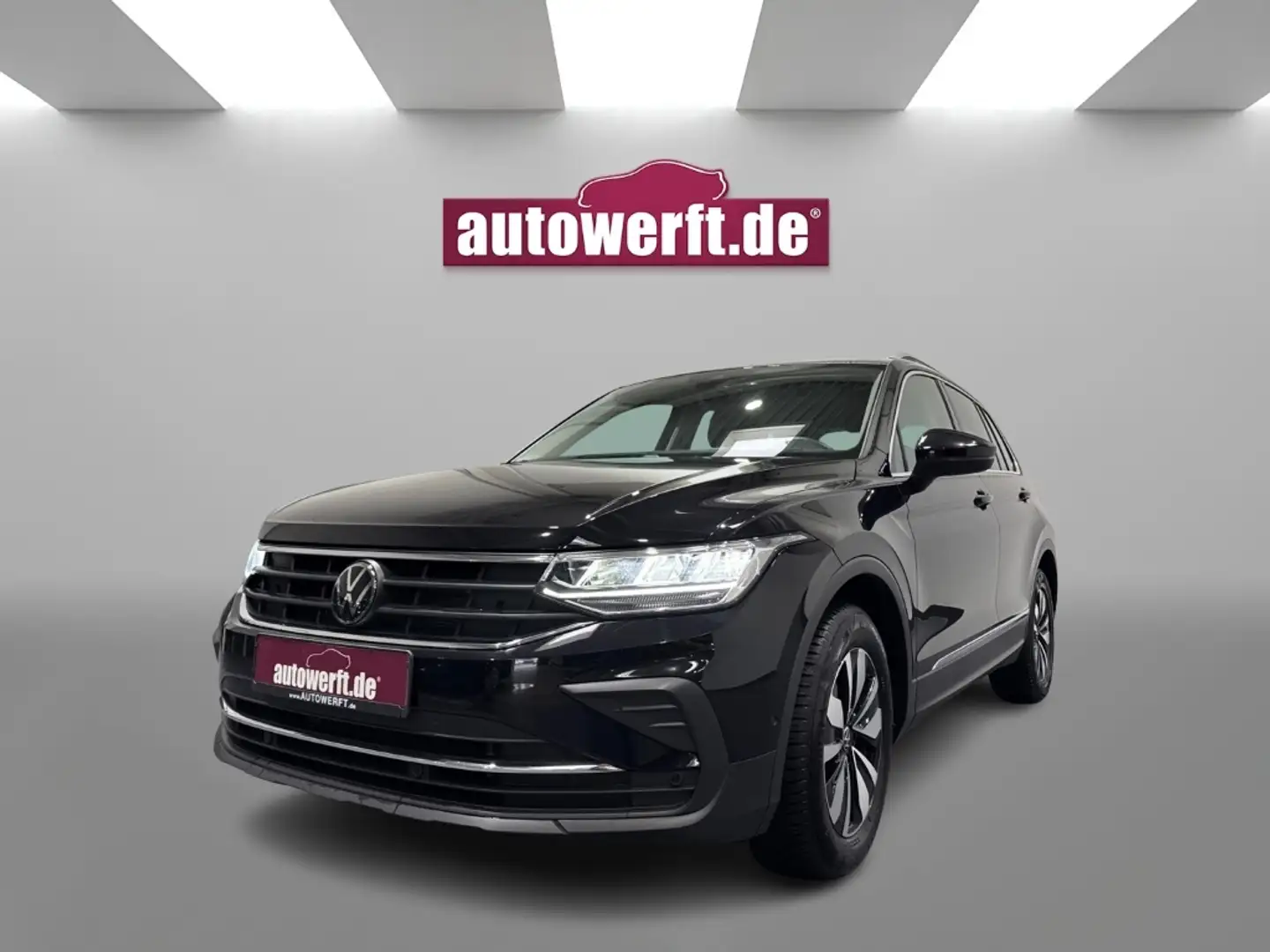 Volkswagen Tiguan 2.0 TDI DSG MOVE AHK CAM NAVI ACC SHZ 17Z Schwarz - 1