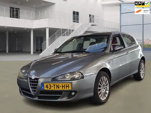 Alfa Romeo 147 1.6 T.Spark Progression/AIRCO/CRUISE/LEDER/PARKEER