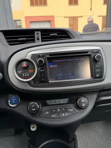 Toyota Yaris view 9