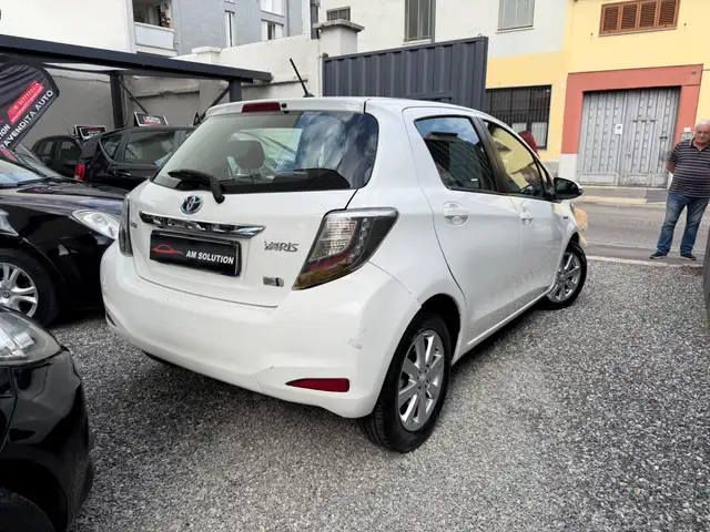 Toyota Yaris view 3