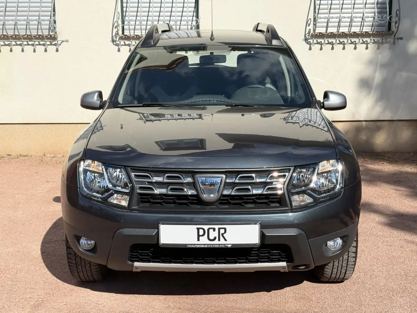 Dacia Duster 4x4 KLIMA 1.6 ALU AHK NSW 1.Hand Grau - 2