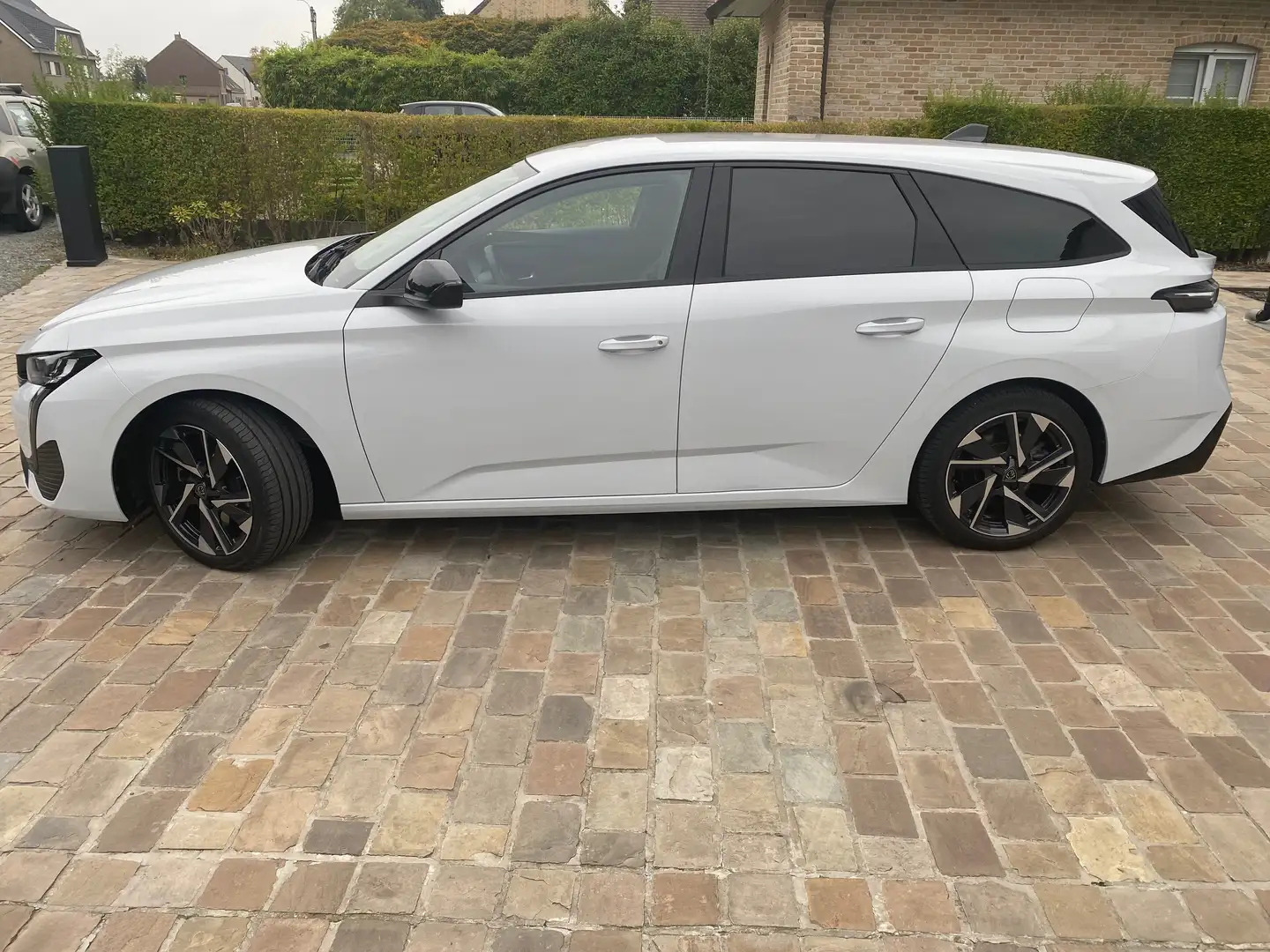 Peugeot 308 Allure SW Plug-In Hybrid Bianco - 2