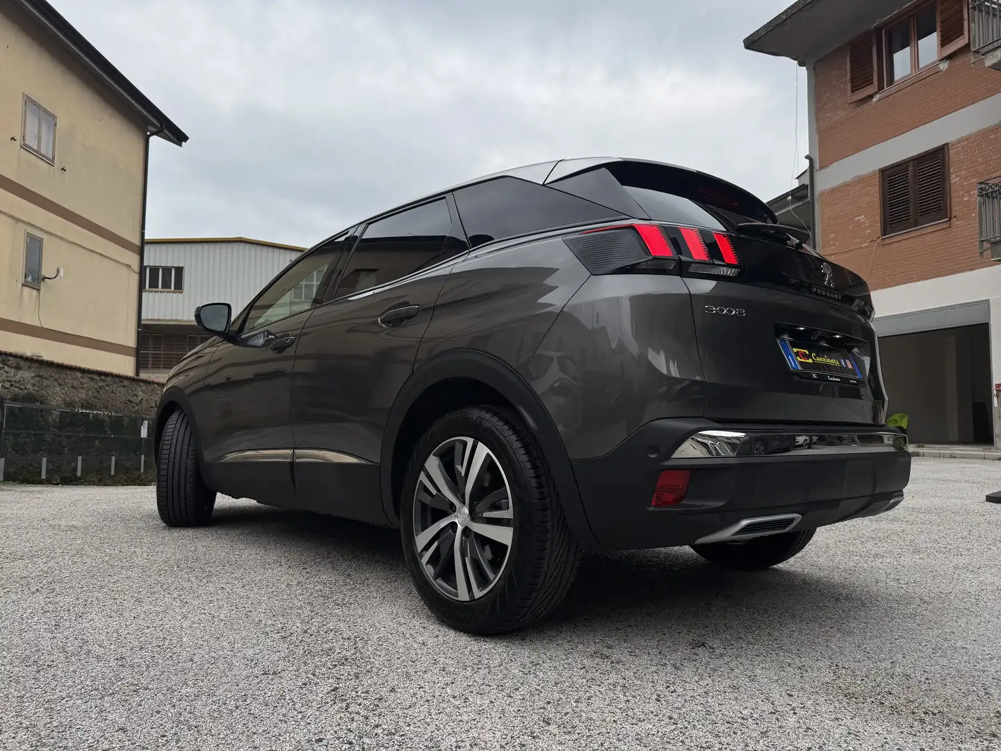 Peugeot 3008 3008 II 2023 1.5 bluehdi Allure Pack s Gris - 2