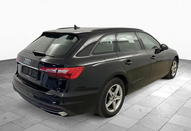 Audi A4 view 3