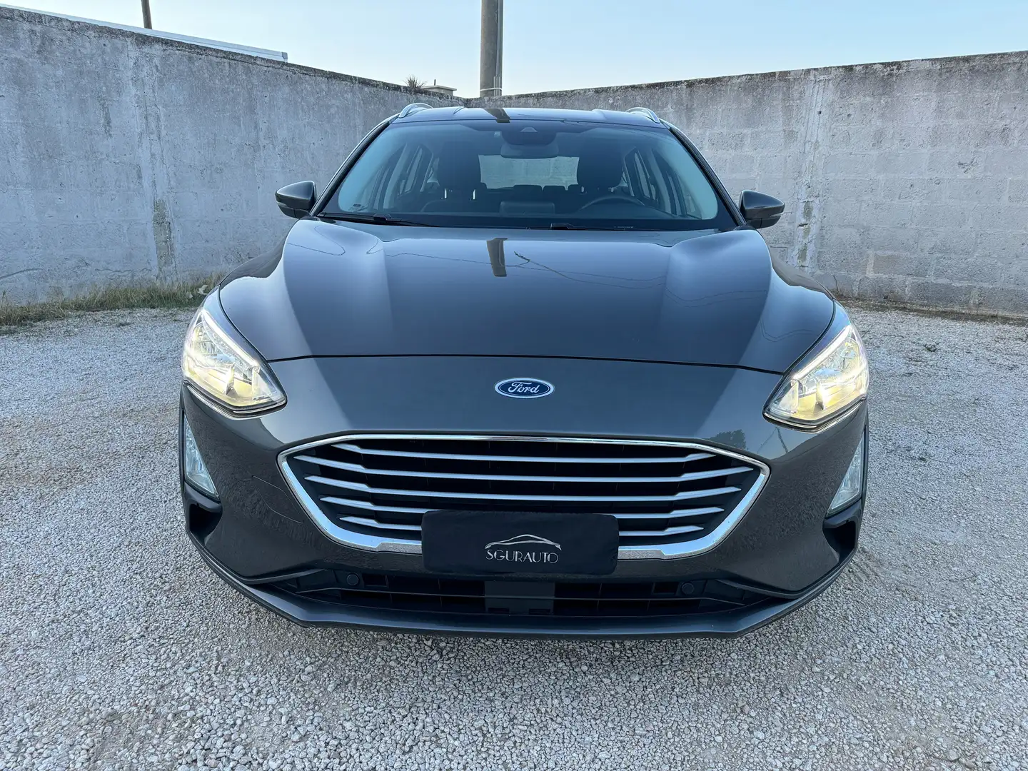 Ford Focus SW 1.5 ECOBLUE BUSINESS 2020 Gris - 2