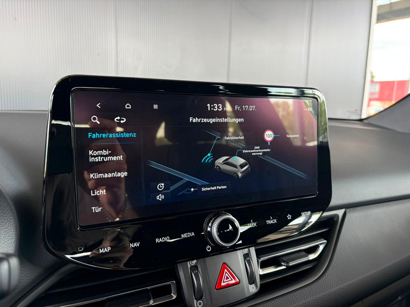 Hyundai i30 Kombi Comfort Plus 1.0 TGDI DCT/ Navi / Sitz + Len — photo 14