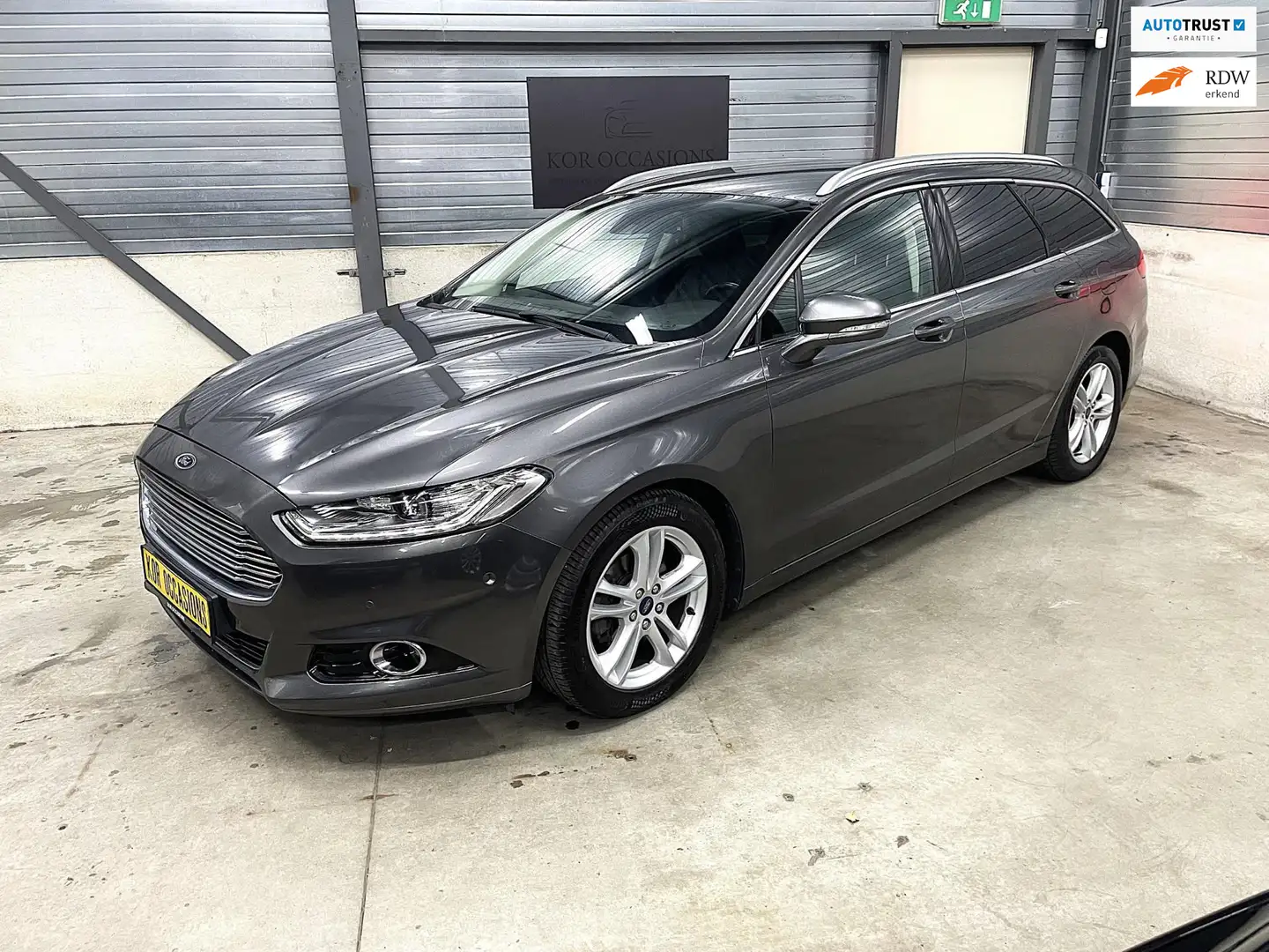 Ford Mondeo Wagon 2.0 Titanium 240pk 1ste eigenaar full option Grijs - 1