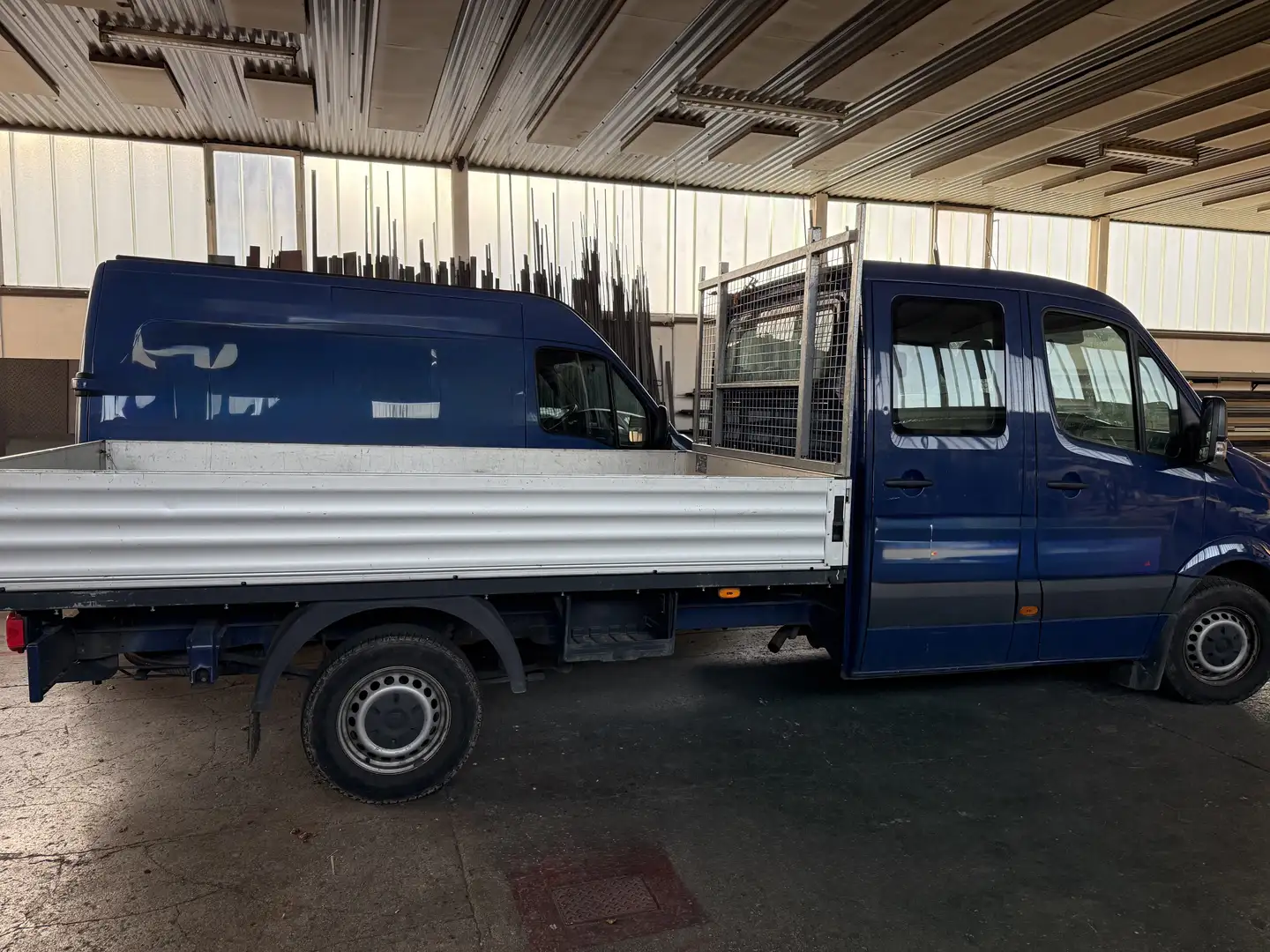 Volkswagen Crafter 35 HR-Kombi 3-3-3 LR TDI - 1