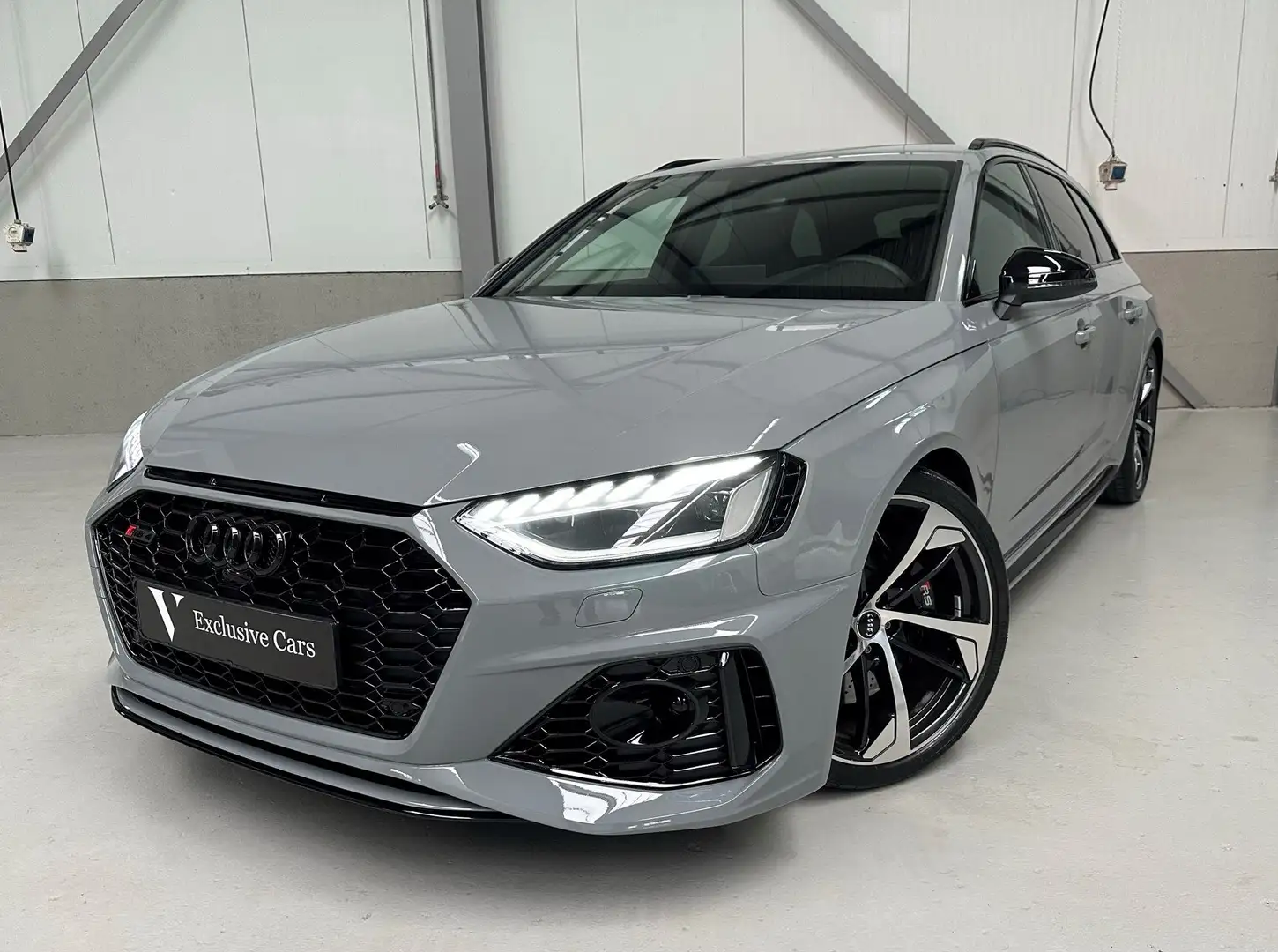 Audi RS4 Quattro Grijs - 1