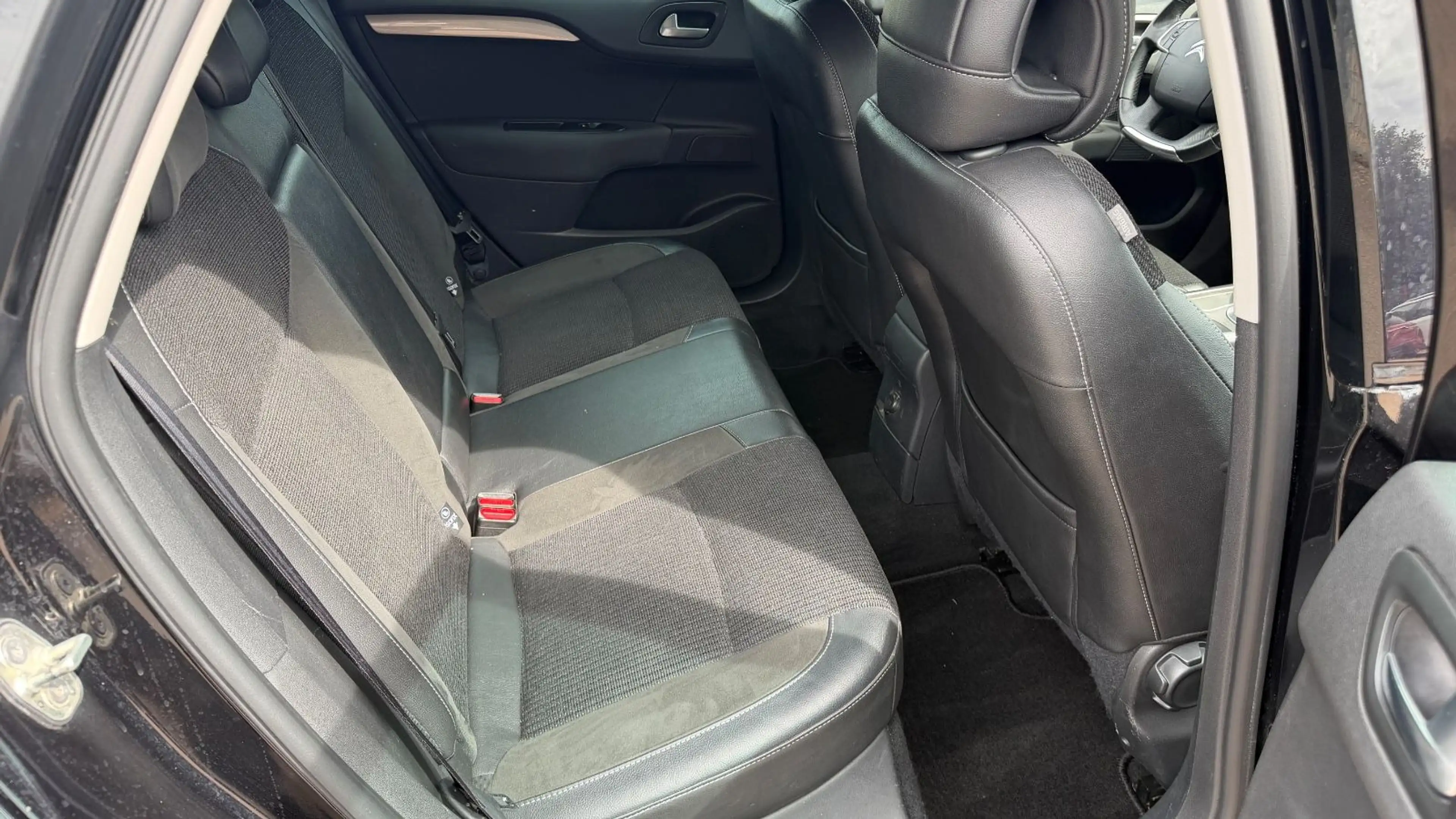 Citroen C4 Lim. Shine Automatik+Navi+PDC — photo 11