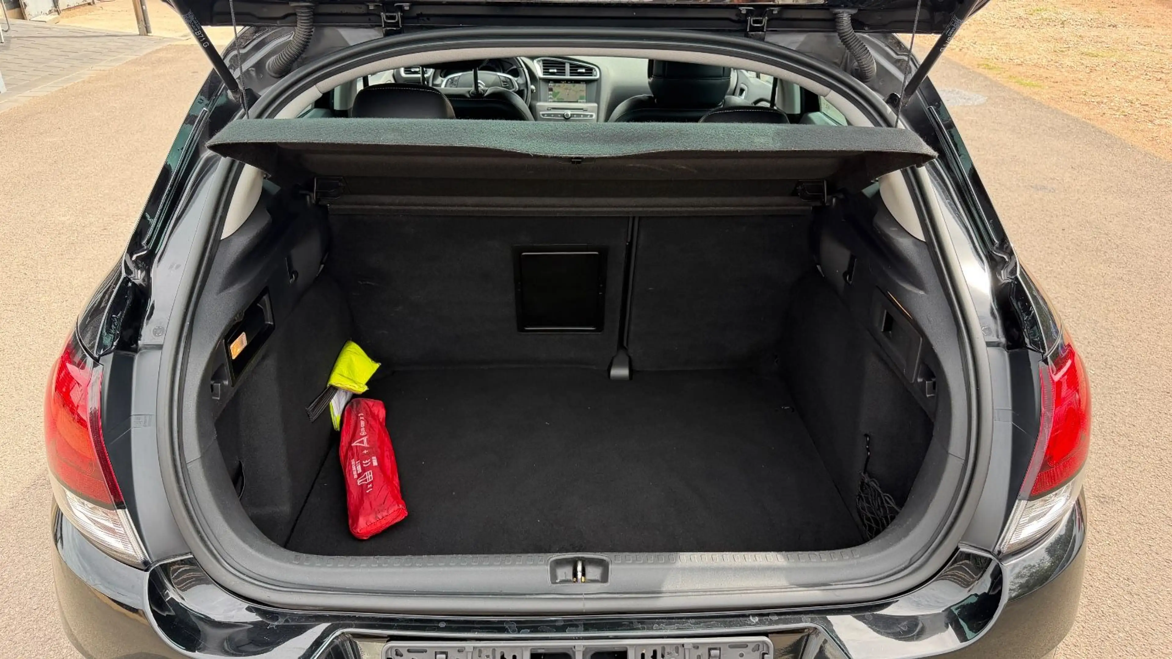 Citroen C4 Lim. Shine Automatik+Navi+PDC — photo 7