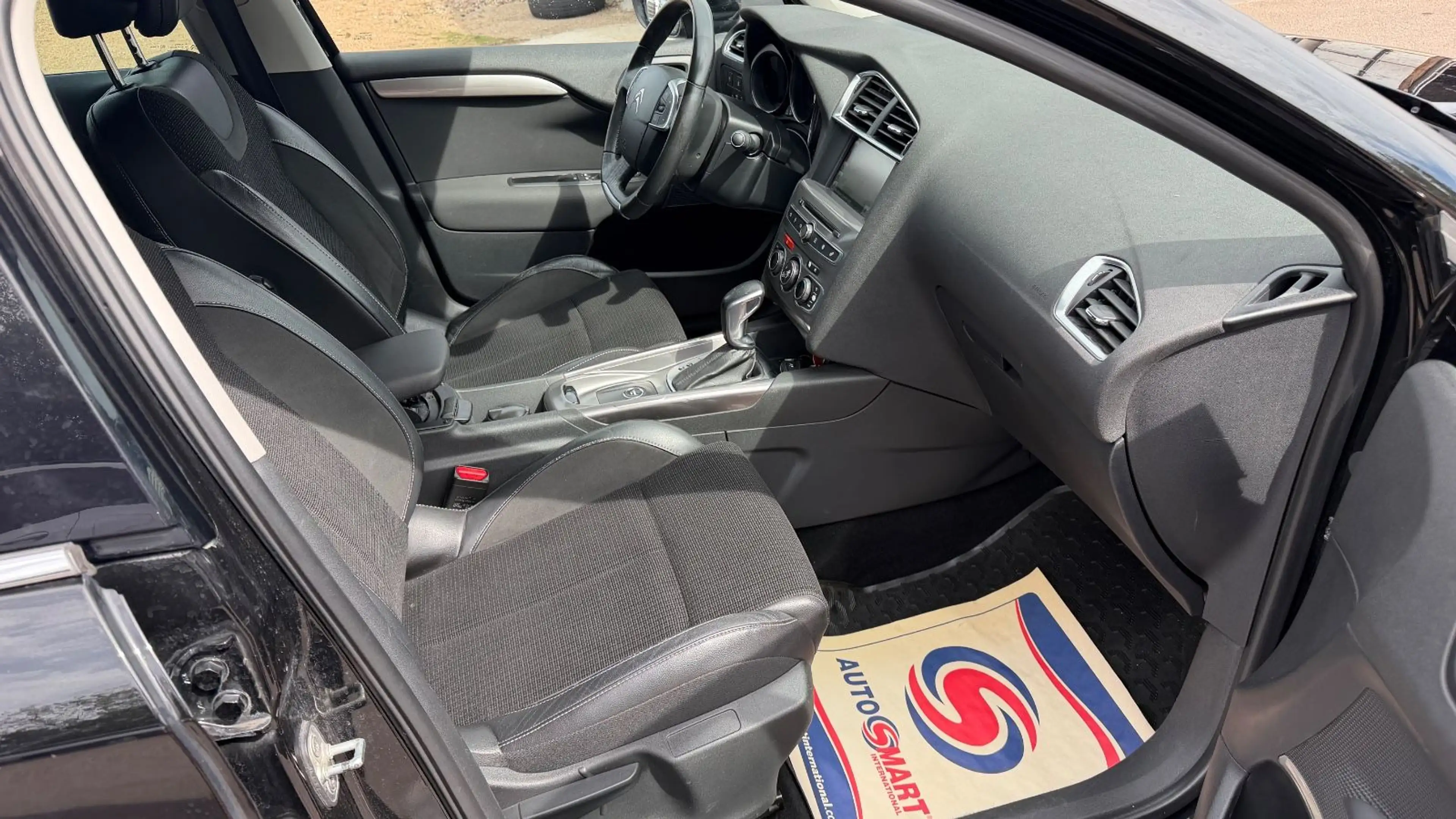 Citroen C4 Lim. Shine Automatik+Navi+PDC — photo 10