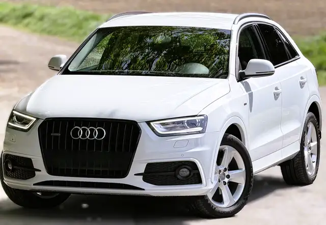 Audi Q3 2.0 TDI quattro S line + BiXenon AHK 1 Hand Tempo