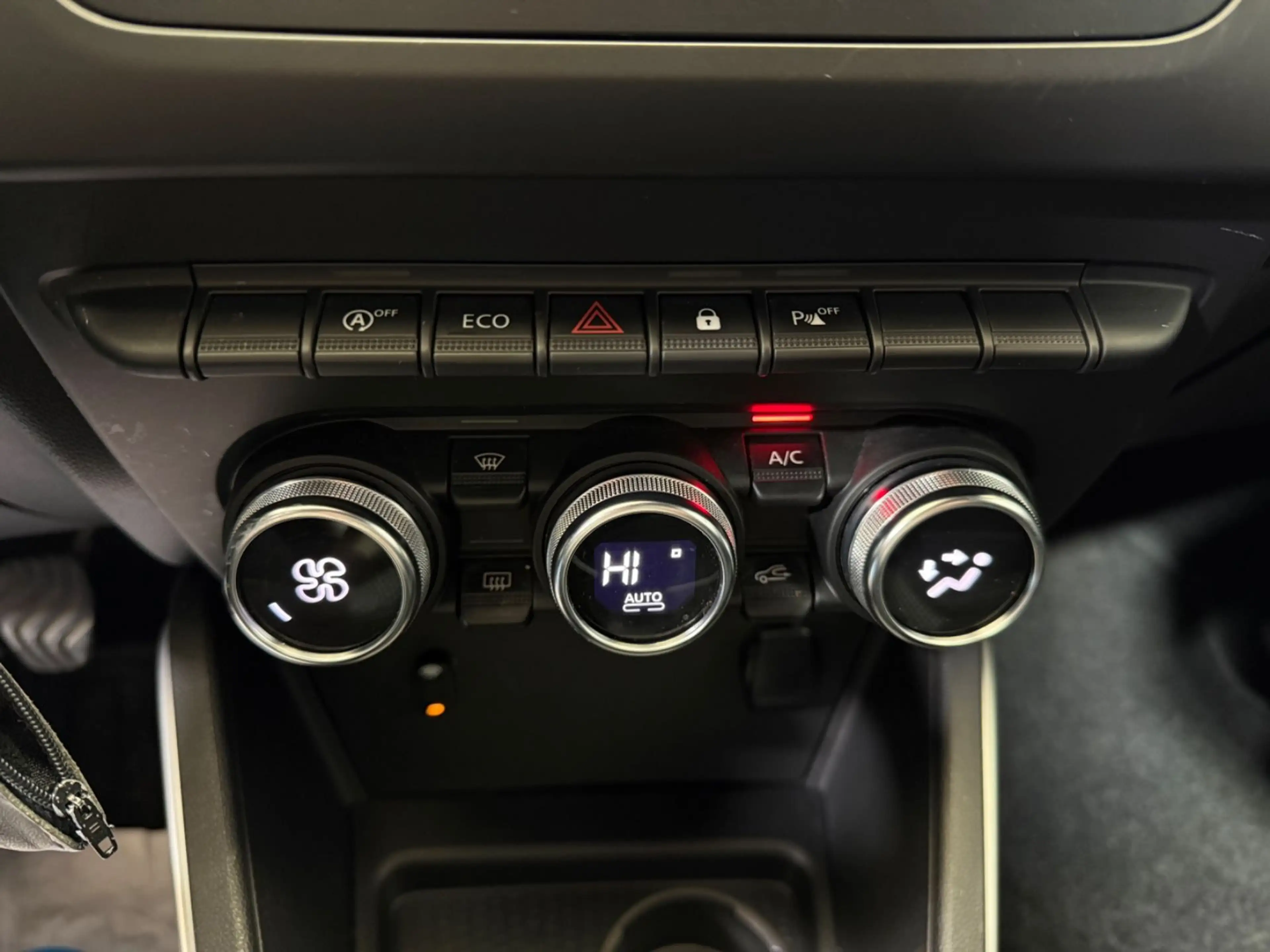 Dacia Duster II Prestige/AHK/Kamera/NAVI/PDC vorne — photo 15