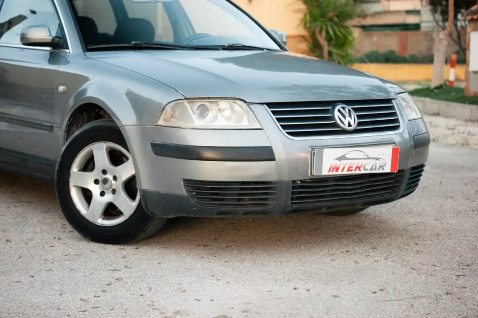 Volkswagen Passat Variant 1.9TDI Trendline Gris - 2