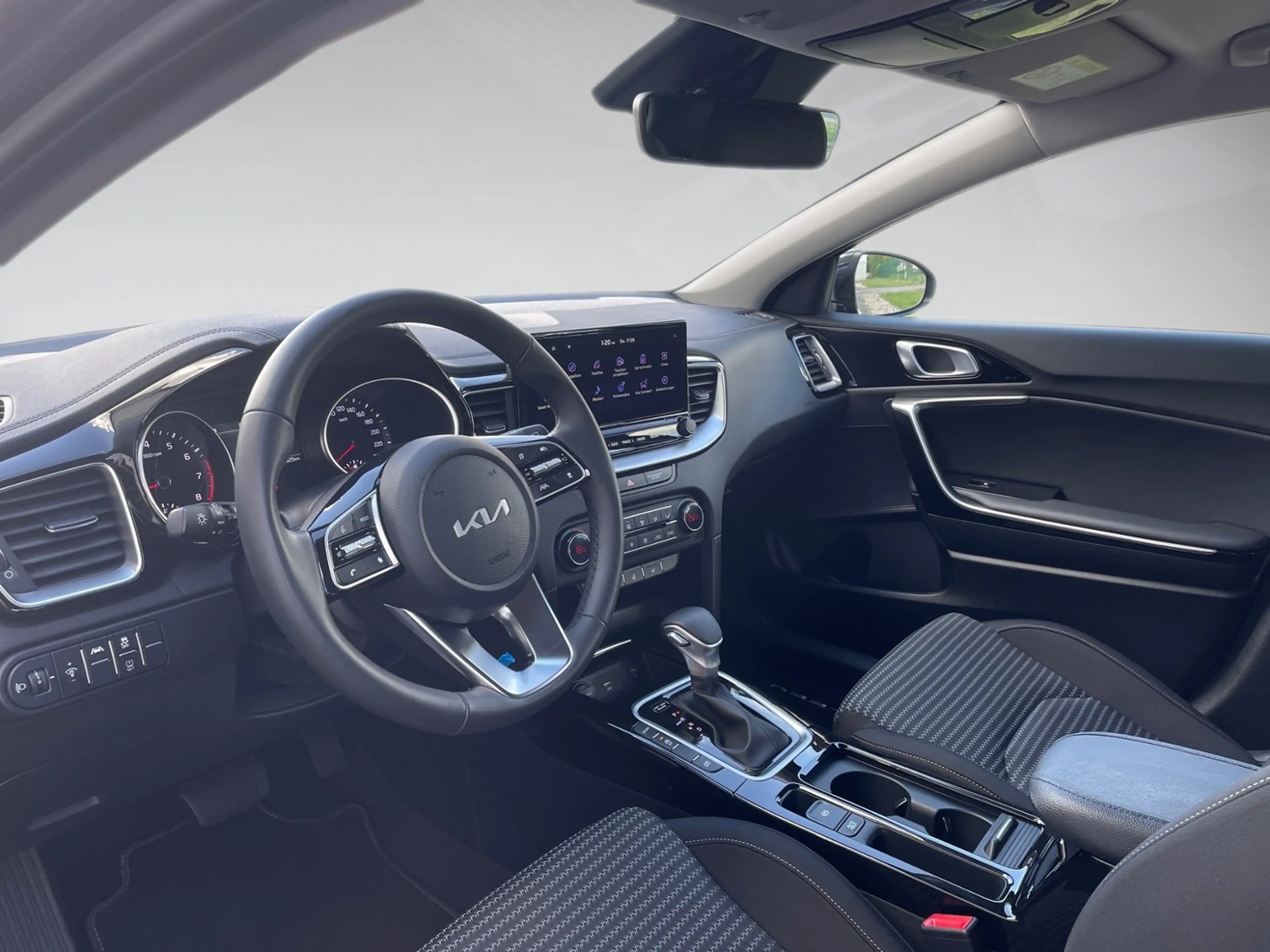 Kia Ceed / cee'd 1.5 GDI Vision Navi Kamera — photo 9