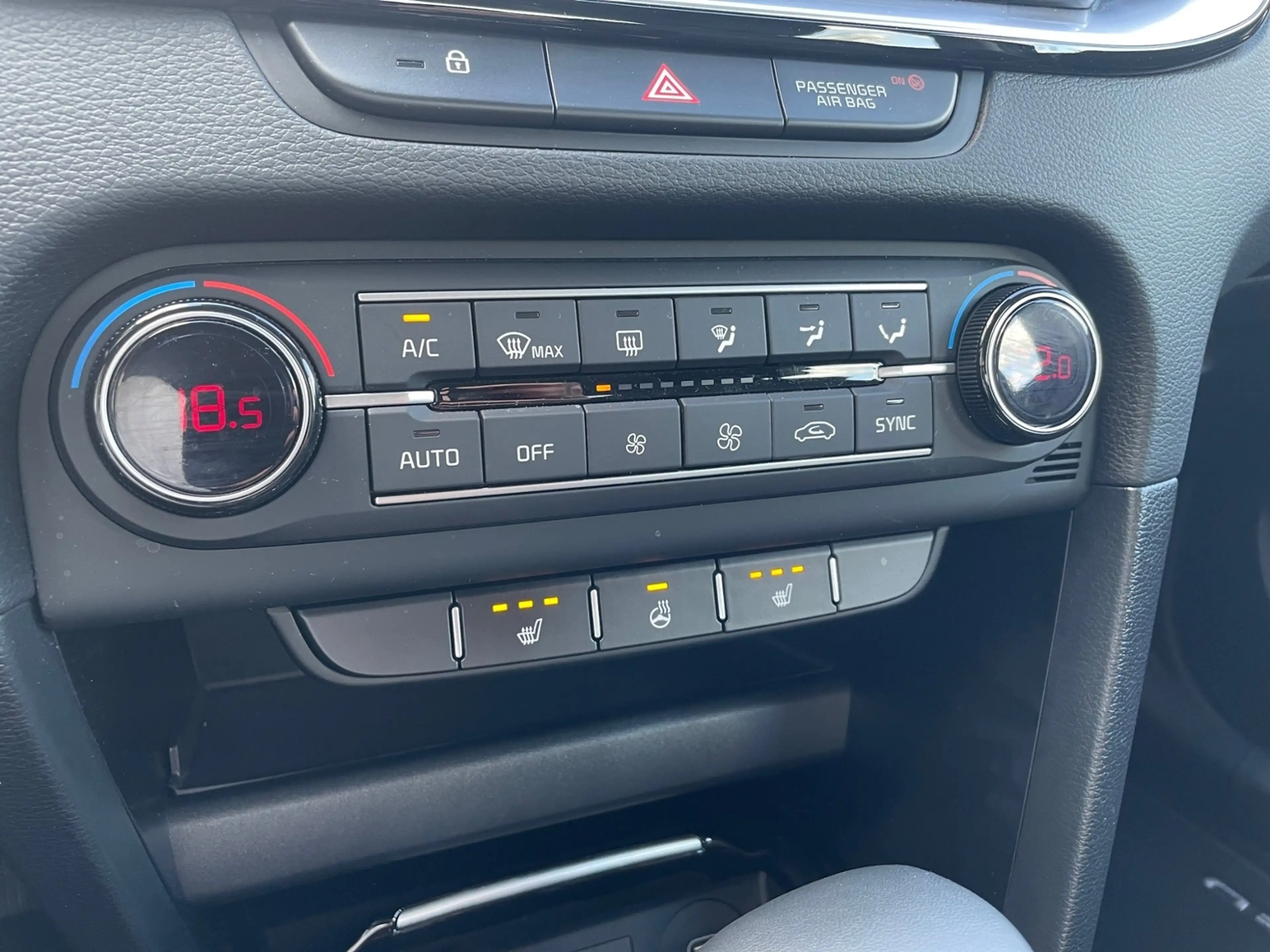 Kia Ceed / cee'd 1.5 GDI Vision Navi Kamera — photo 14