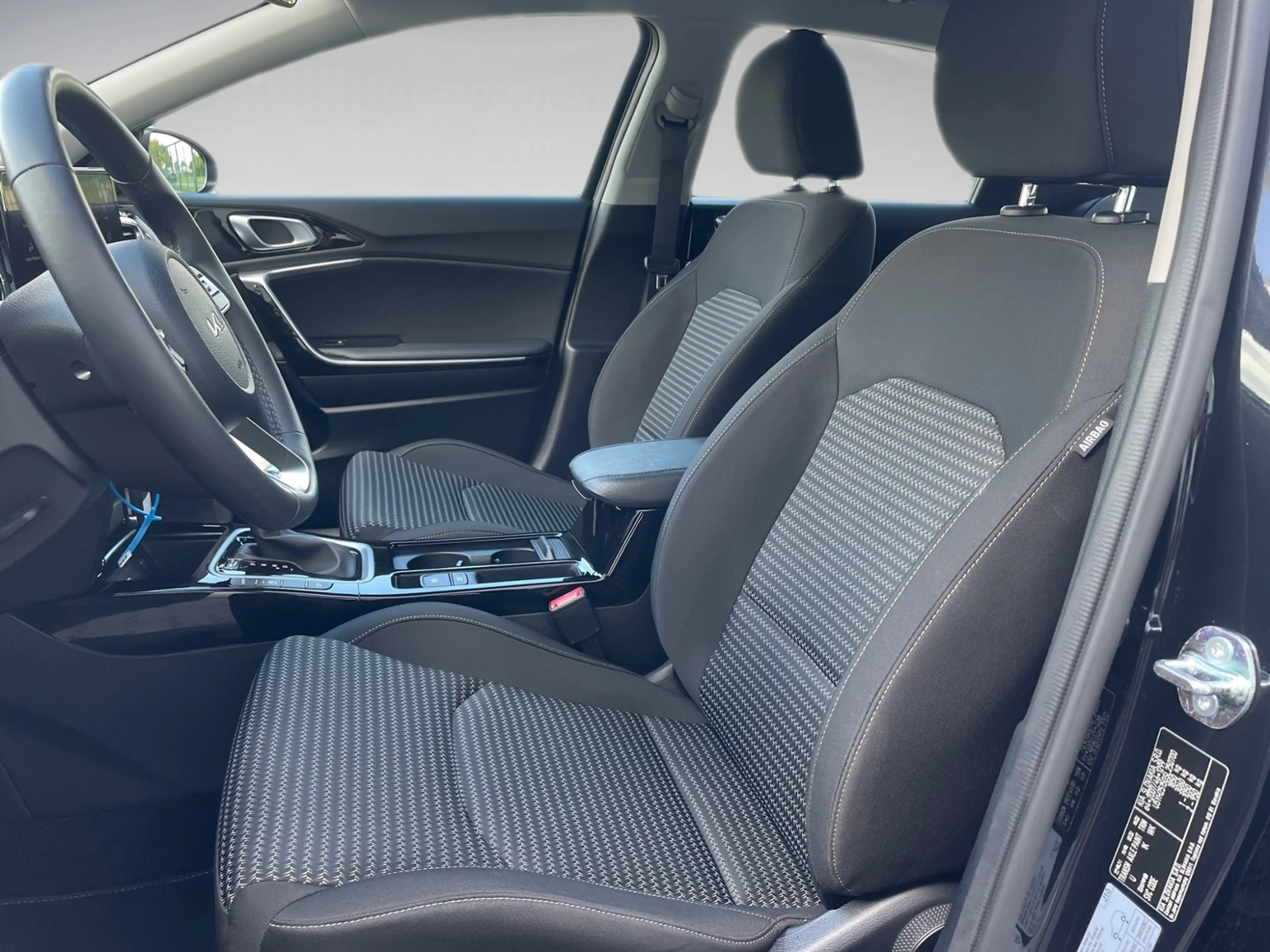 Kia Ceed / cee'd 1.5 GDI Vision Navi Kamera — photo 11