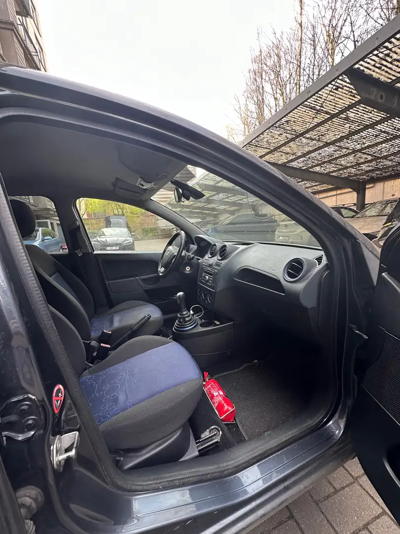 Ford Fiesta Fiesta 1.3i Trend Bleu - 1