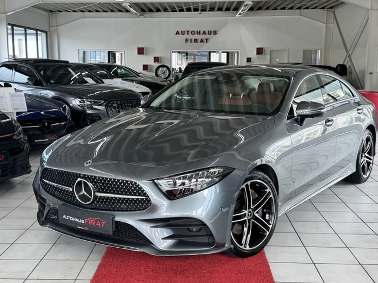 Mercedes-Benz CLS 300 d 4MATIC AMG Line°Leder°360 Kamera° Navi°SD°C Серый - 1