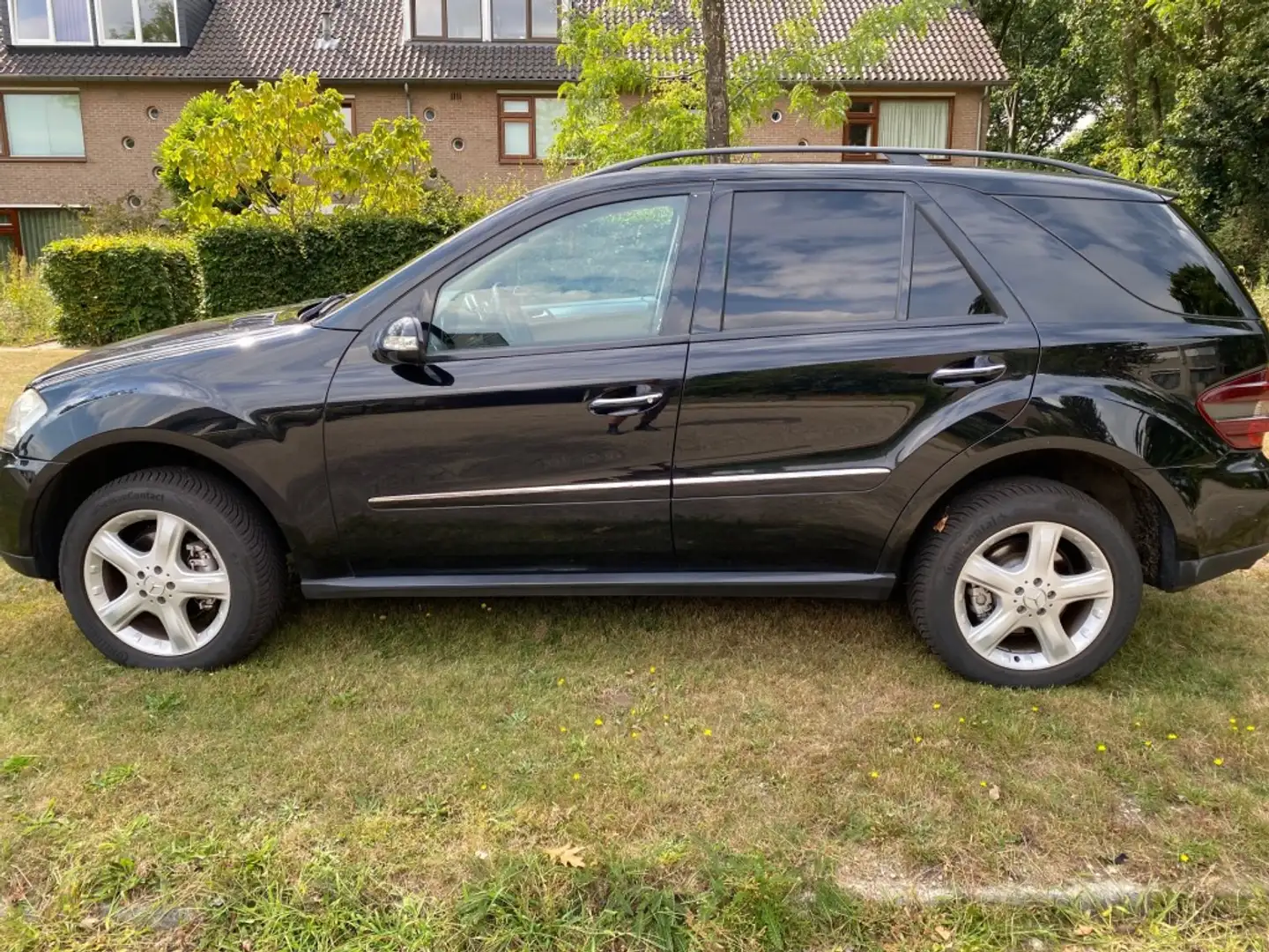 Mercedes-Benz ML 280 ML 280 cdi 4 Matic EXPORT!! GRIJS kenteken. Zwart - 2