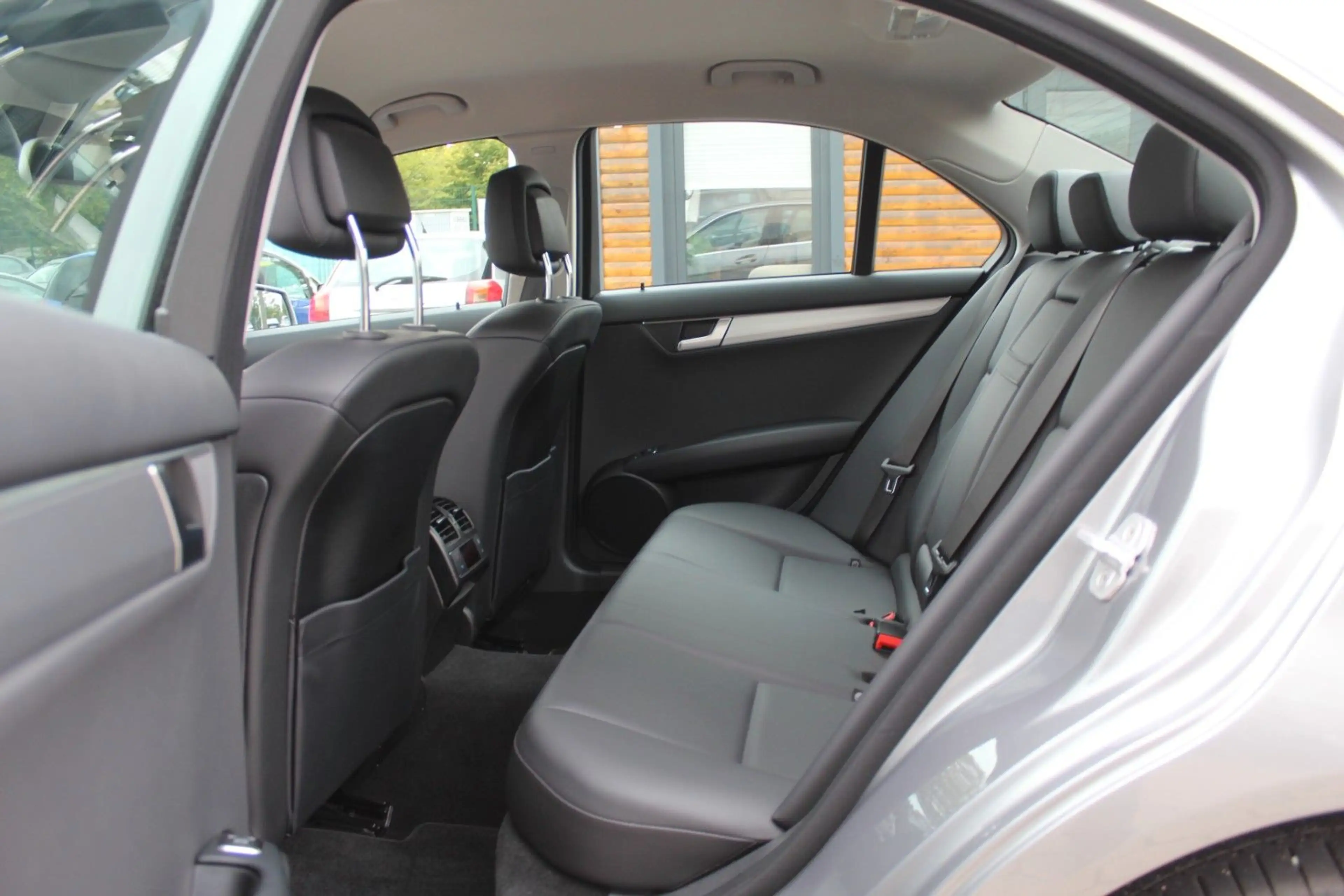 Mercedes-Benz C 350 CGI Limousine 4Matic Automatik — photo 14