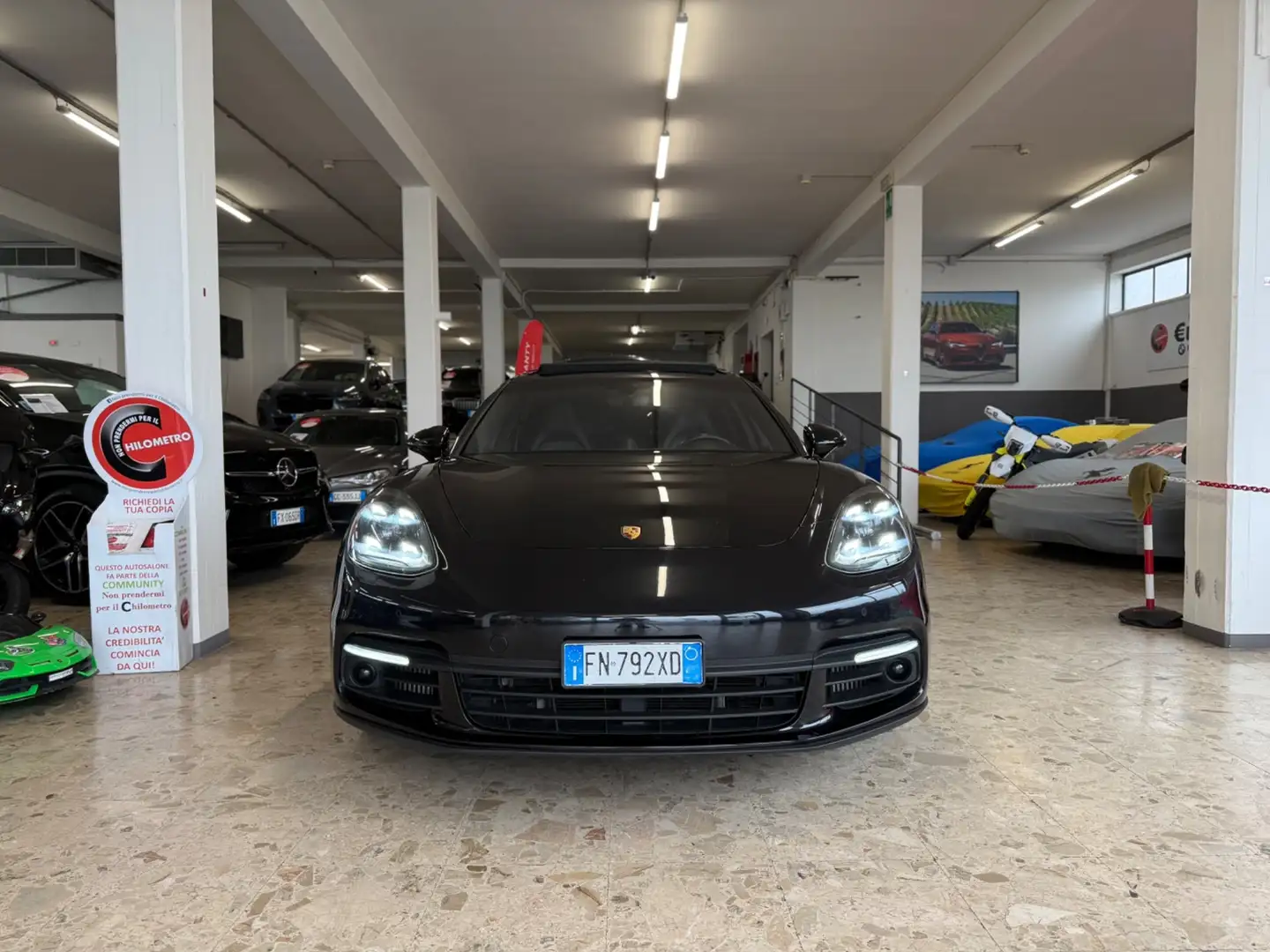 Porsche Panamera 2.9 4 E-Hybrid Sport Turismo Чорний - 2