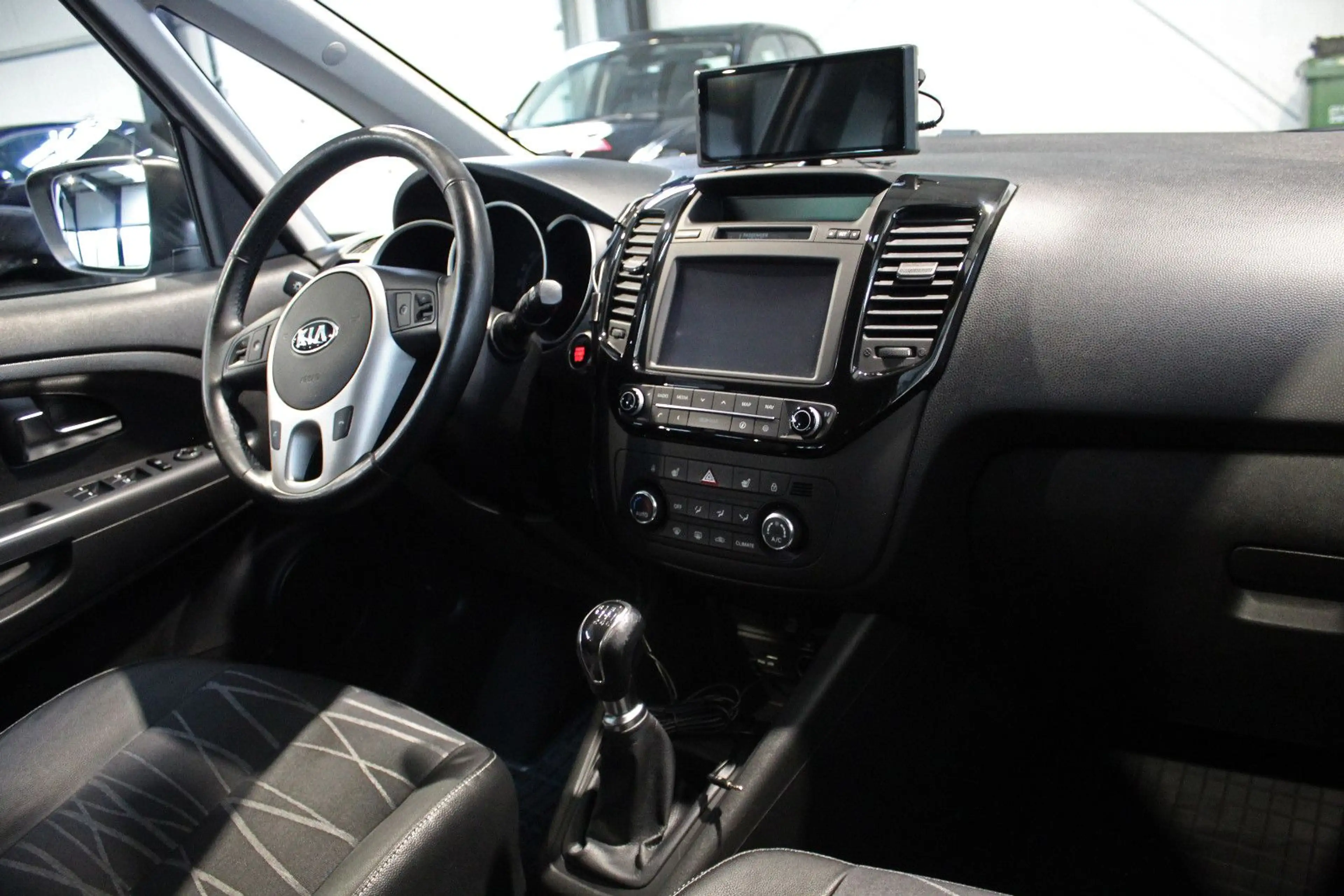 Kia Venga 1.6 Dream Team (Premium Paket+ AHK) — photo 12